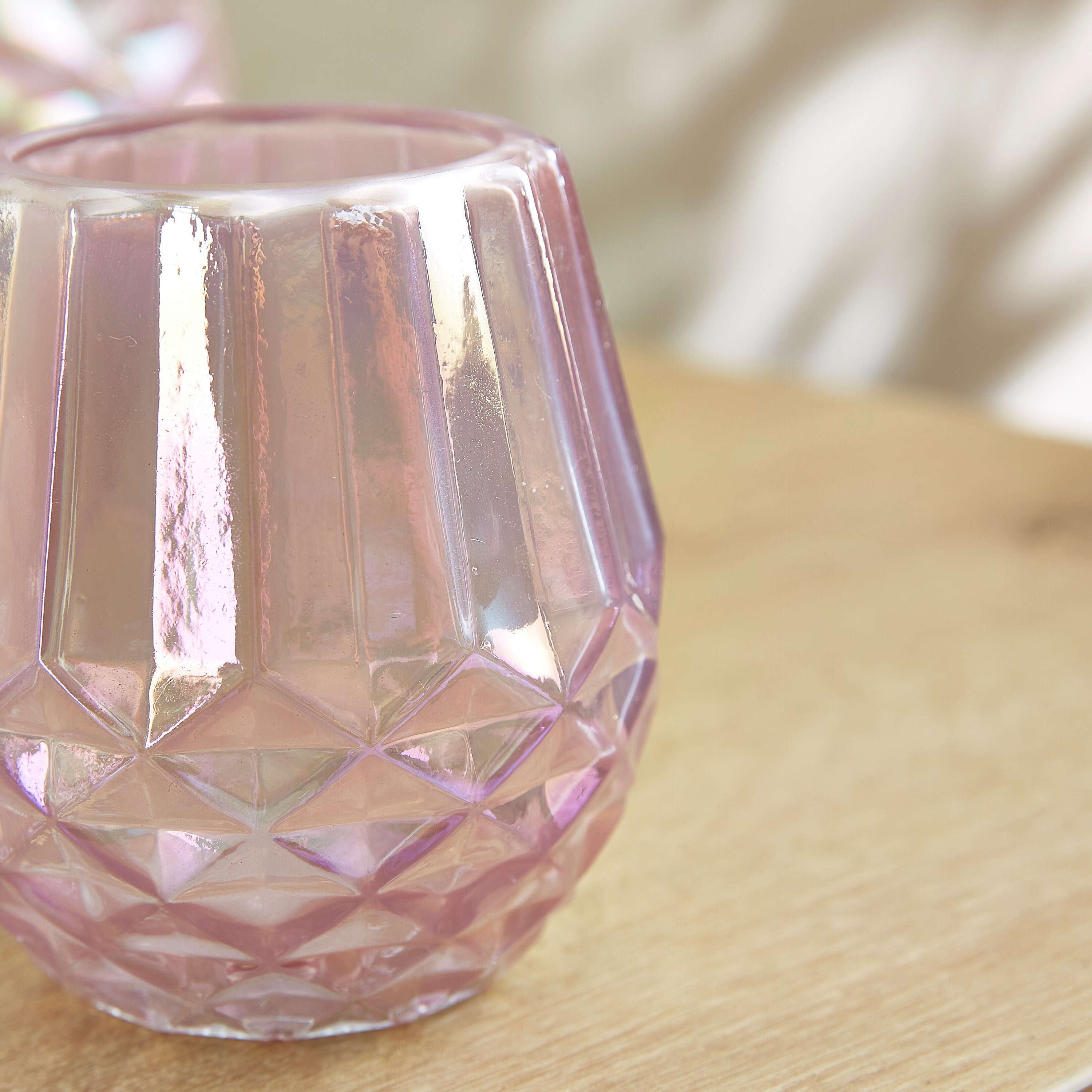 حامل شموع زجاجي مضلع من آفا-hbxlivingroom-decorandaccessories-candleholders-image-3