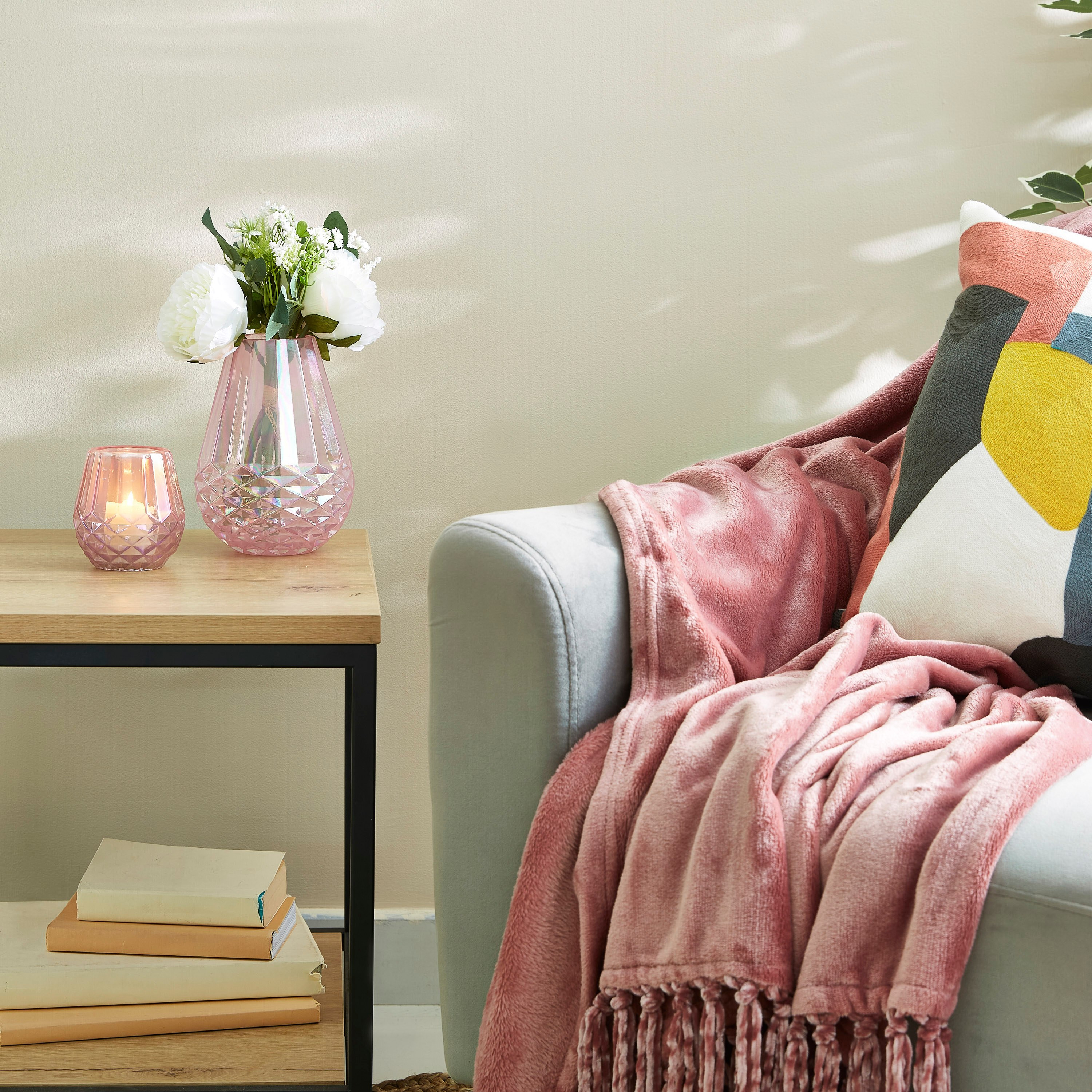 حامل شموع زجاجي مضلع من آفا-hbxlivingroom-decorandaccessories-candleholders-image-4