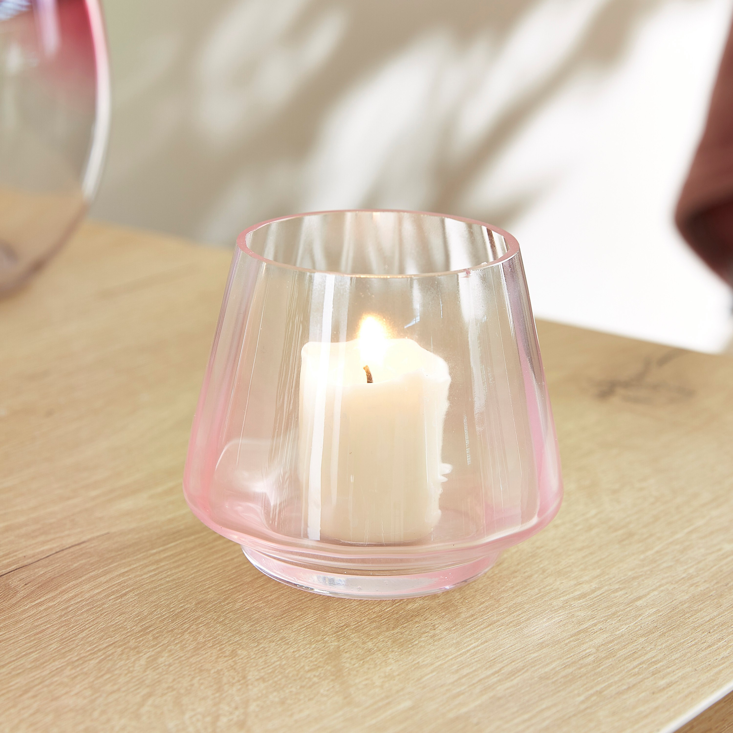 حامل شموع زجاجي متدرج اللون من آفا - صغير-hbxlivingroom-decorandaccessories-candleholders-image-1