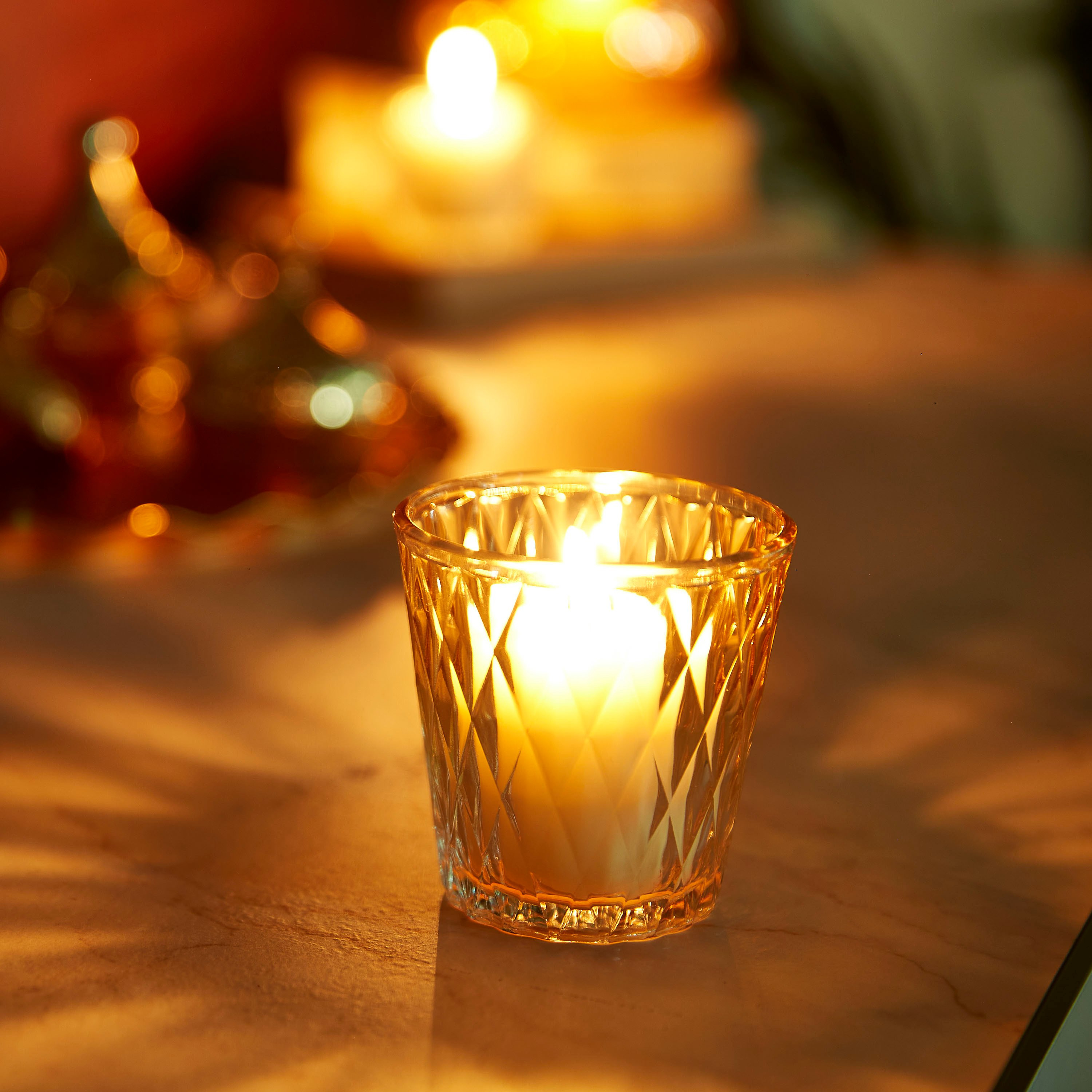 حامل شموع بأوجه زجاج من أفا-hbxlivingroom-decorandaccessories-candleholders-image-3