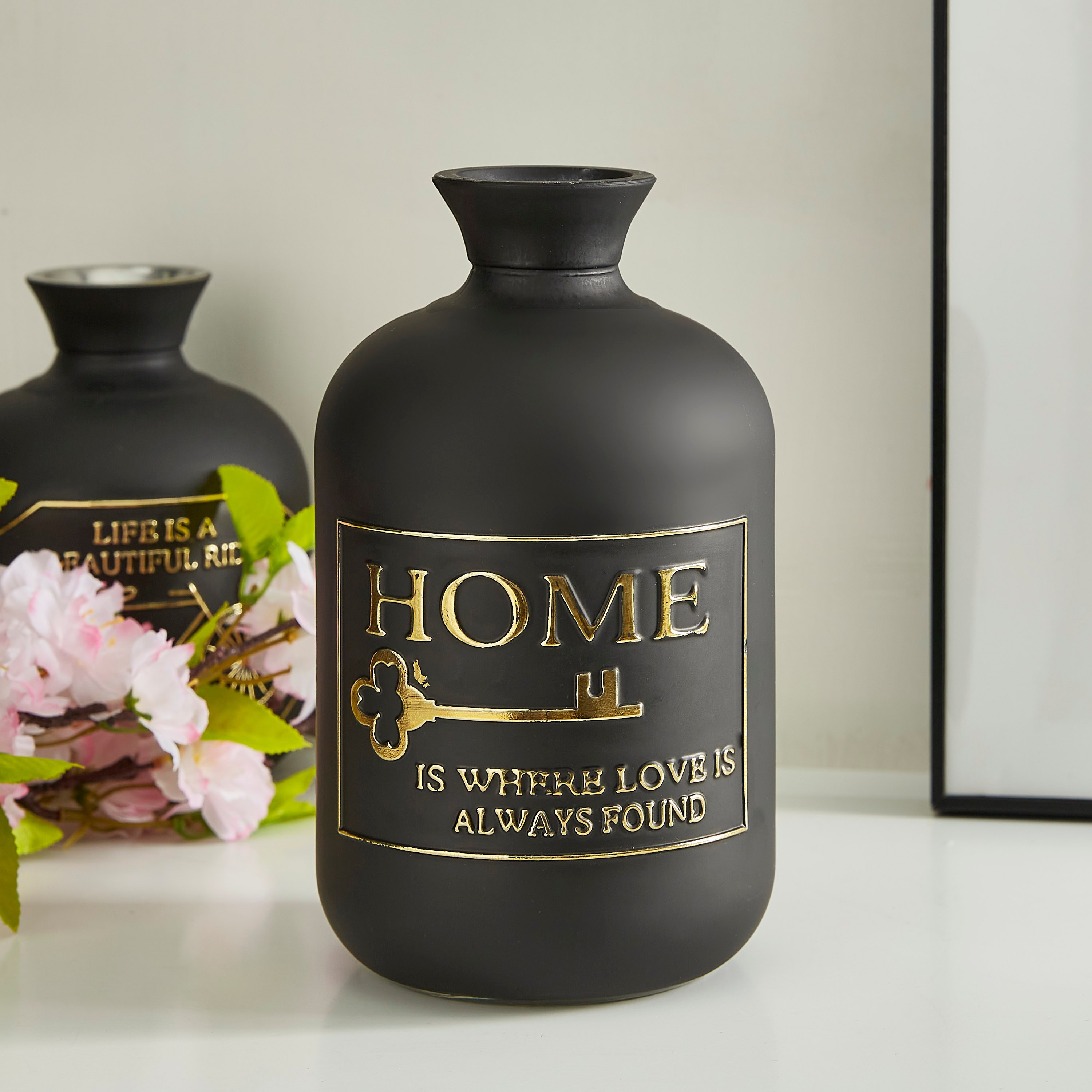 مزهرية زجاج ميتاليك مطلية بتصميم مفتاح من أفا-hbxbedroom-decorandaccessories-vases-image-1