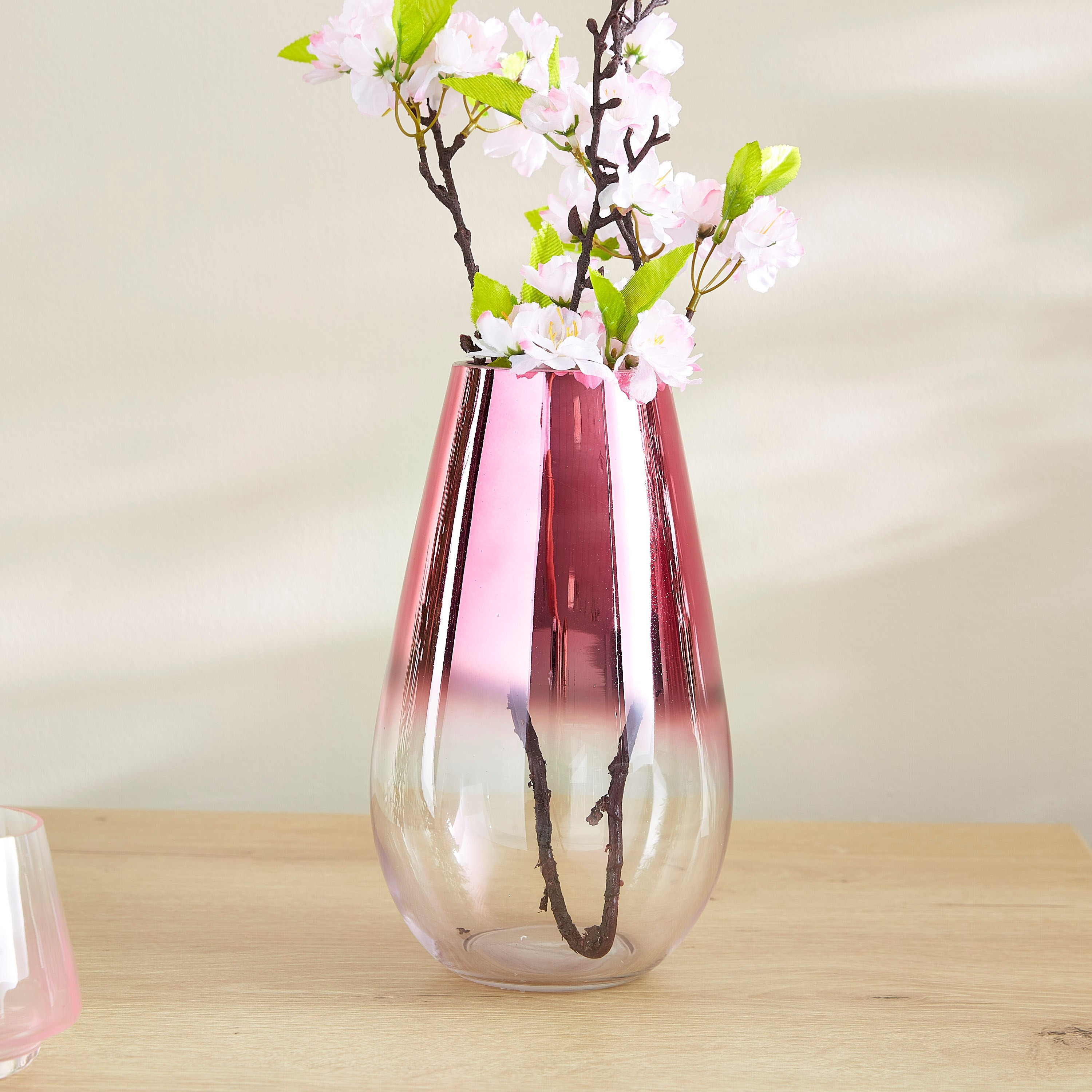 مزهرية زجاجية على شكل قمع بلون متداخل من آفا-hbxbedroom-decorandaccessories-vases-image-1