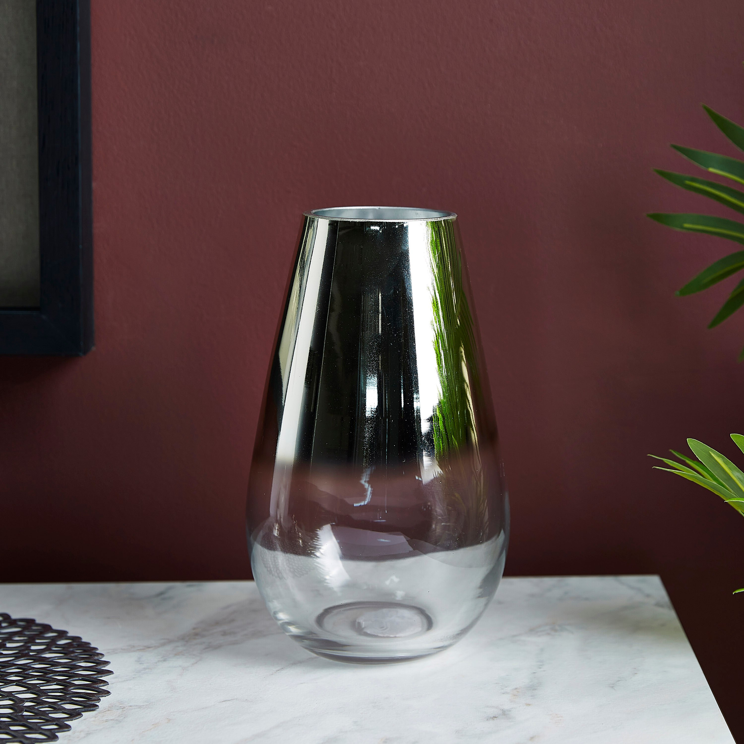 مزهرية زجاجية على شكل قمع بلونين متداخلين من آفا-hbxbedroom-decorandaccessories-vases-image-1