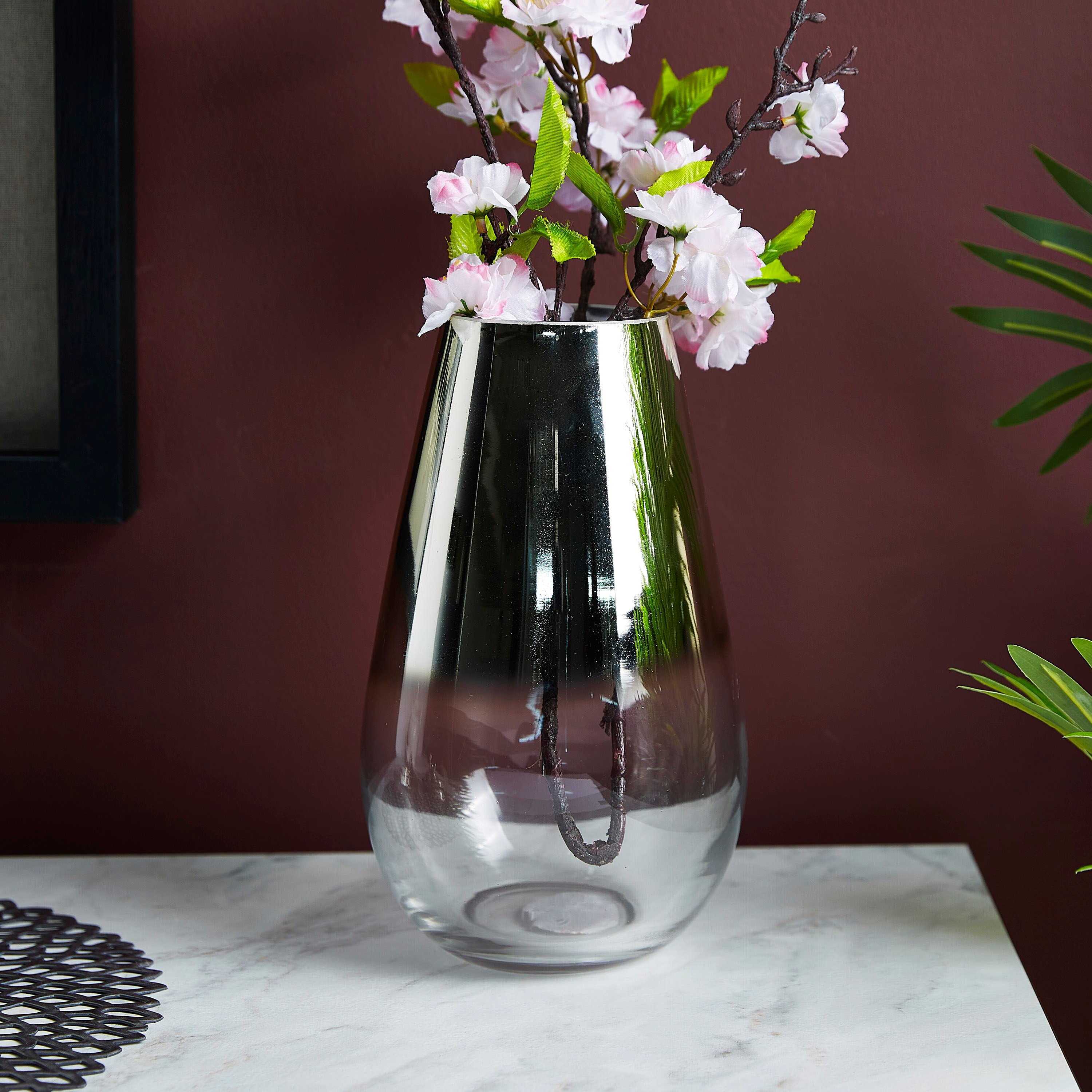 مزهرية زجاجية على شكل قمع بلونين متداخلين من آفا-hbxbedroom-decorandaccessories-vases-image-2