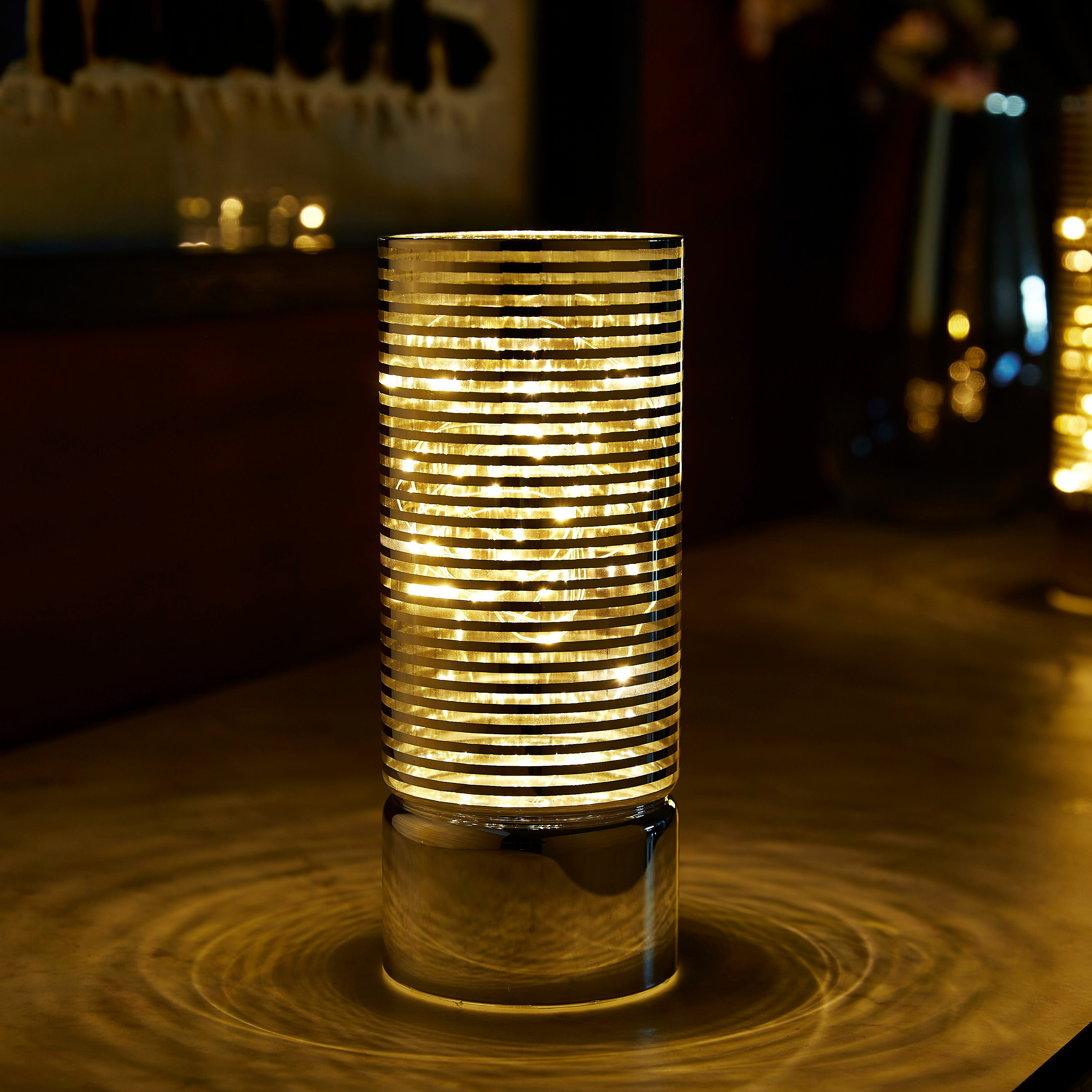 مزهرية بخطوط أسطوانية زجاجية مع أضواء أل إي دي من آفا-hbxbedroom-decorandaccessories-vases-image-2