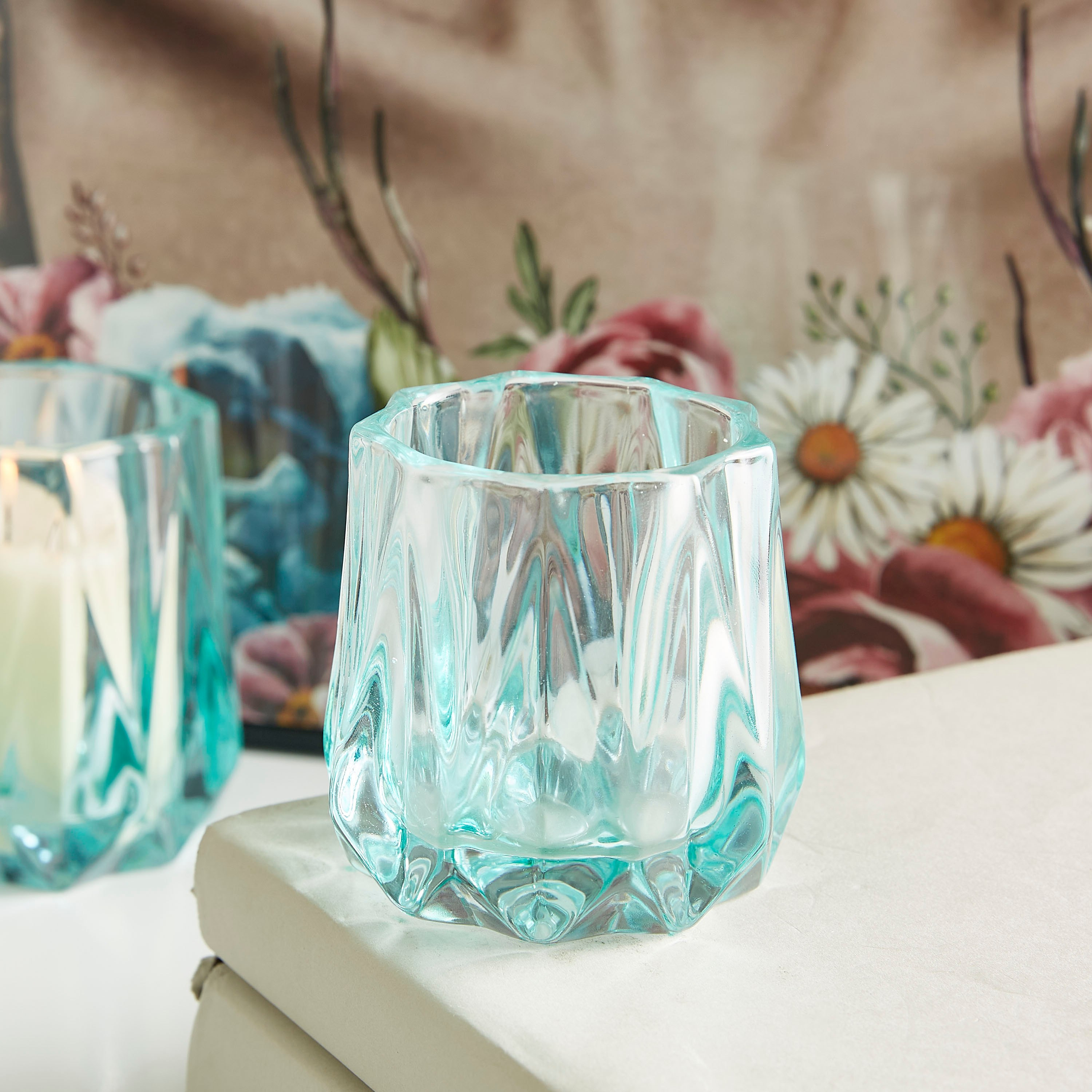 حامل شموع زجاجي بتصميم تجريدي ولون متدرج من آفا - صغير-hbxlivingroom-decorandaccessories-candleholders-image-1