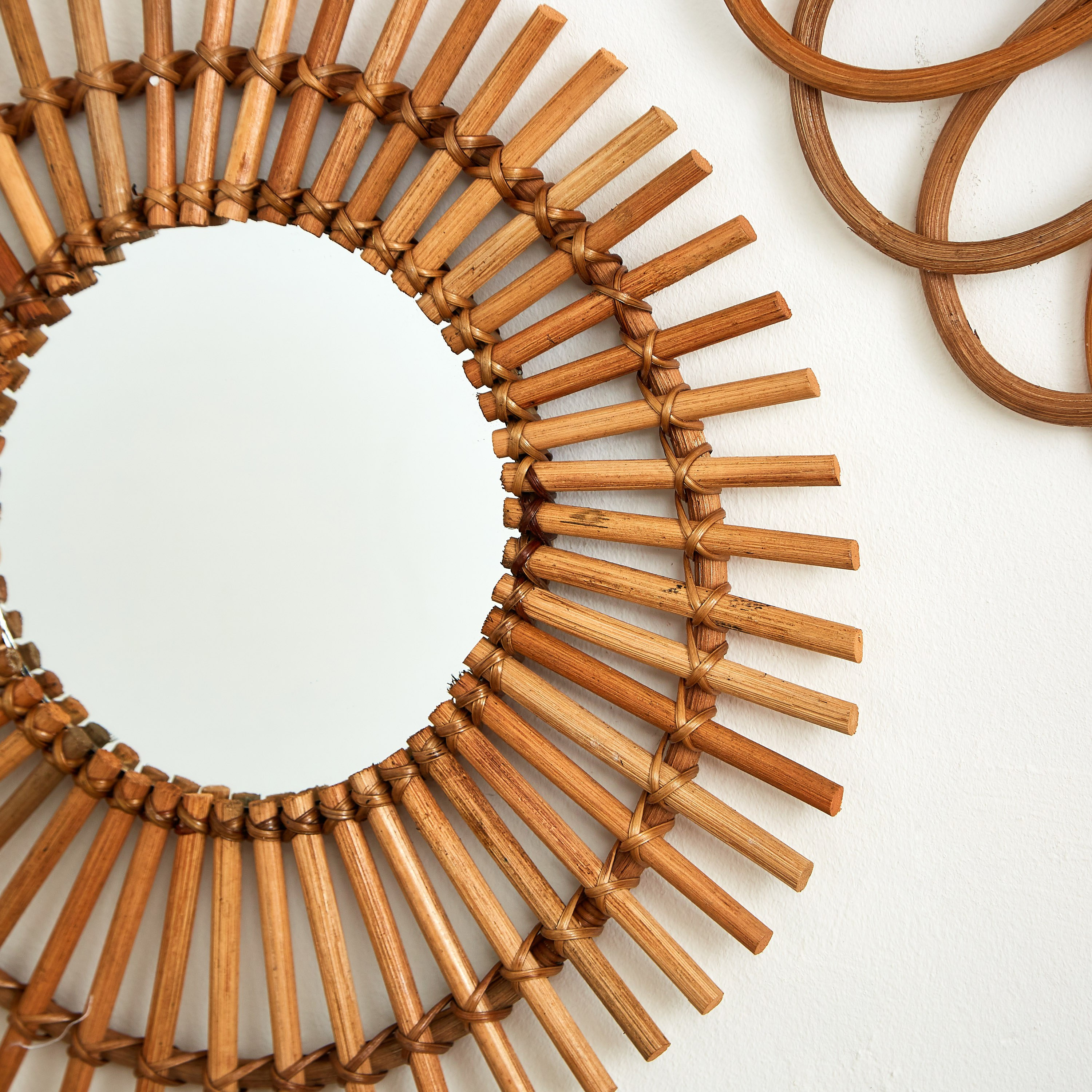 Natura Rattan Burst Mirror - 41x39x3 cm-hbxhomeware-hbxdecorandfurnishings-image-3