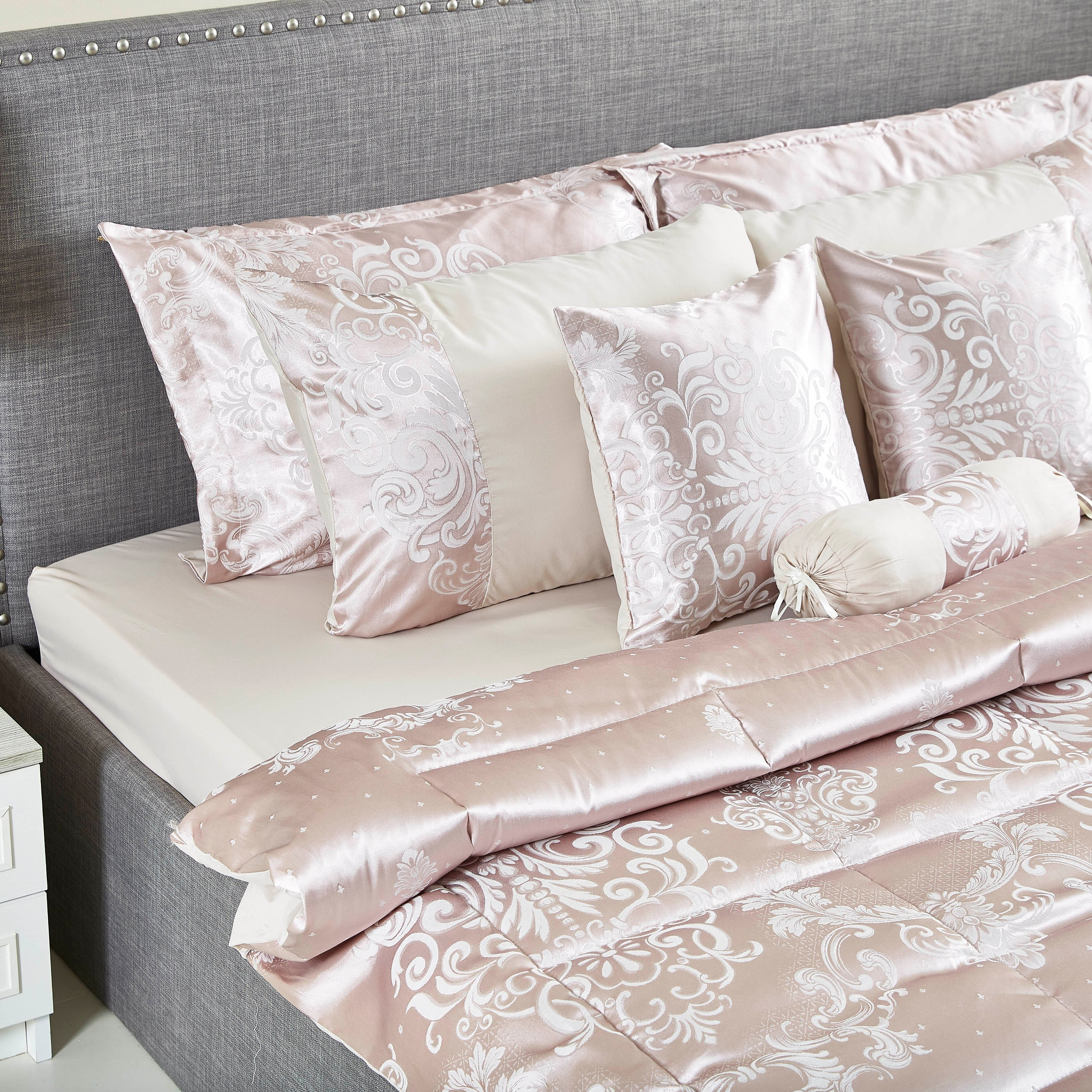 طقم لحاف كينج جاكار 9- قطع من داليا- 220x240 سم-hbxhomeware-hbxdecorandfurnishings-image-3
