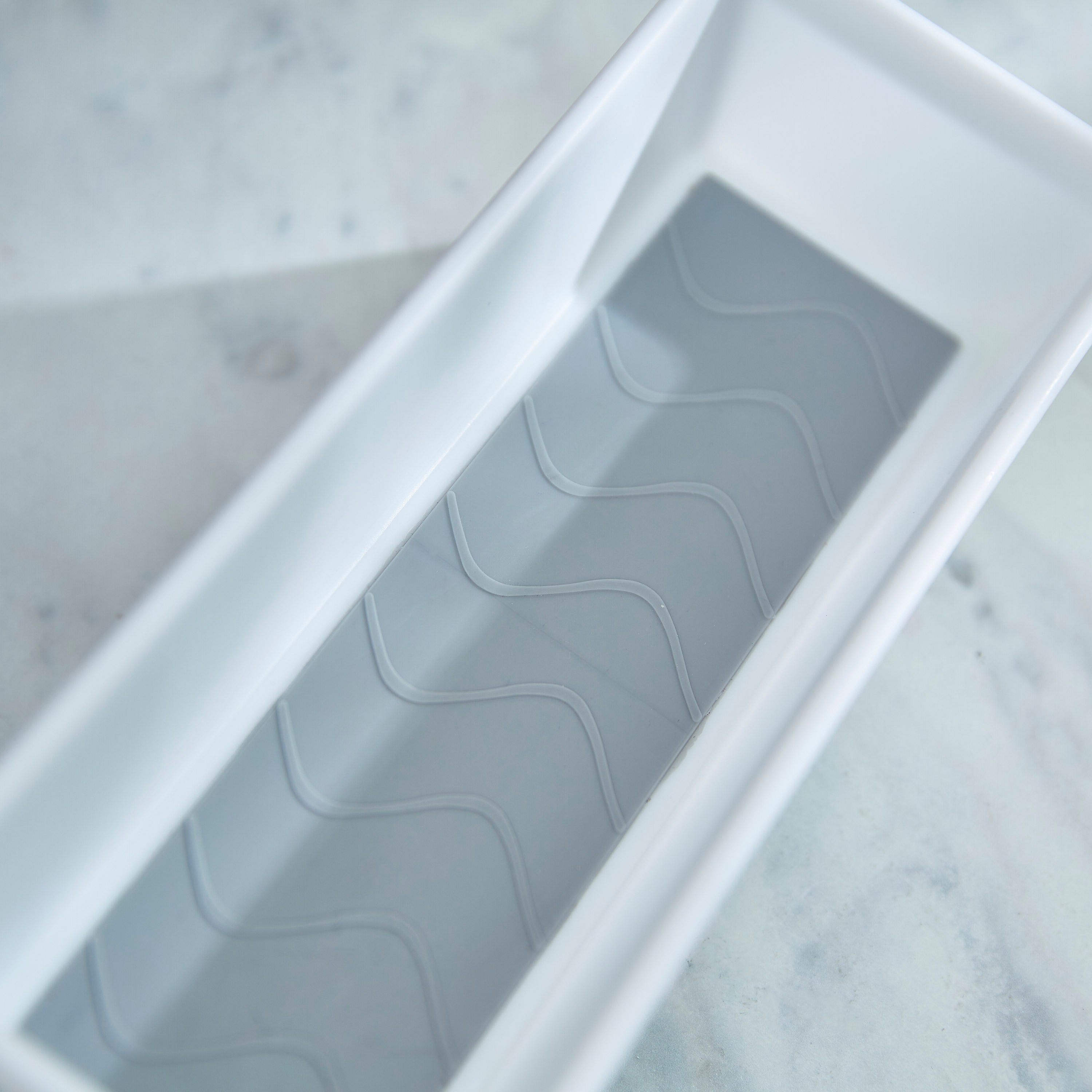 Omega Anti-Skid Organiser Tray - Small-hbxhomeware-hbxkitchen-image-2