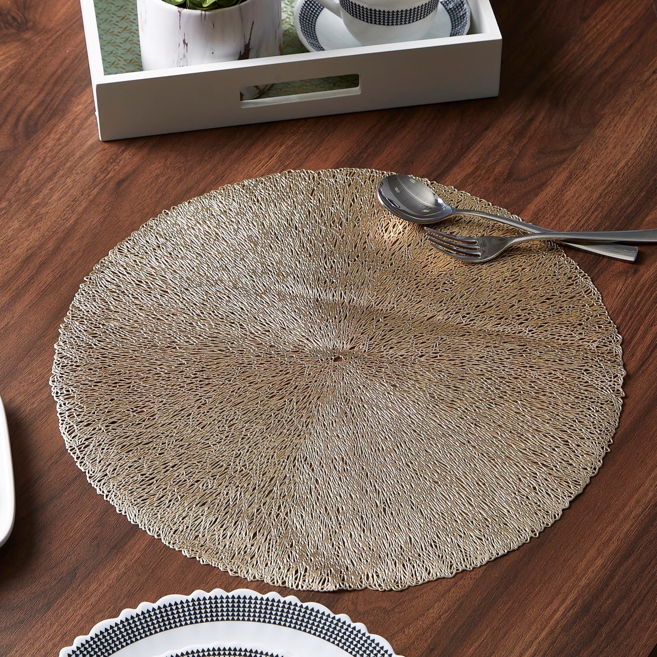 لبادة صحون مستديرة من داليا - 38 سم-hbxdecorandfurnishings-homefurnishings-tablelinens-image-1