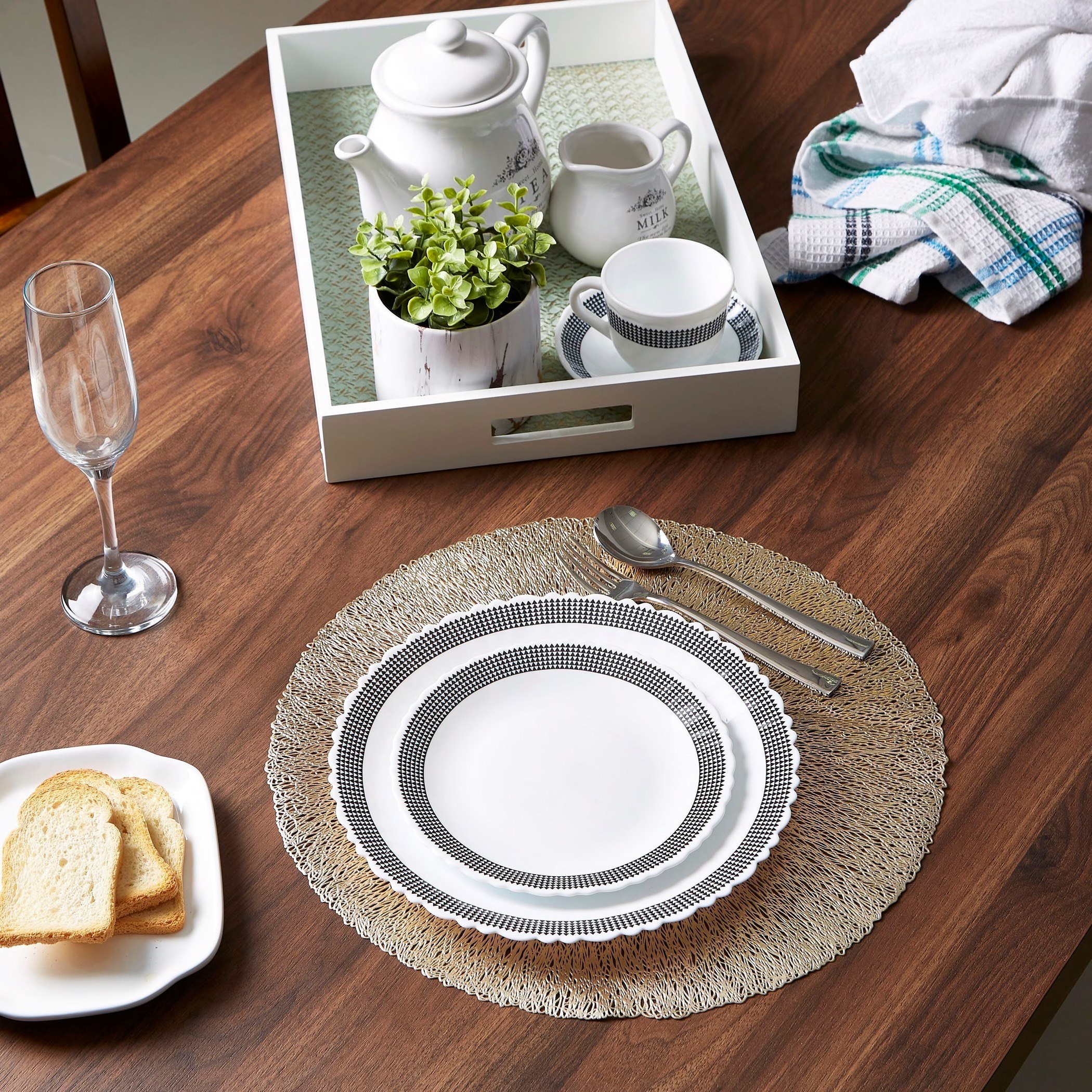 لبادة صحون مستديرة من داليا - 38 سم-hbxdecorandfurnishings-homefurnishings-tablelinens-image-3