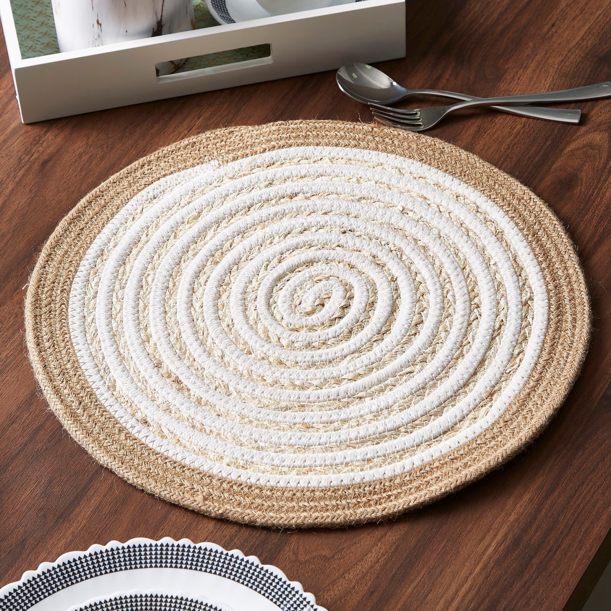 لبادة صحون جوت مستديرة من ديلان - 38 سم-hbxdecorandfurnishings-homefurnishings-tablelinens-image-1