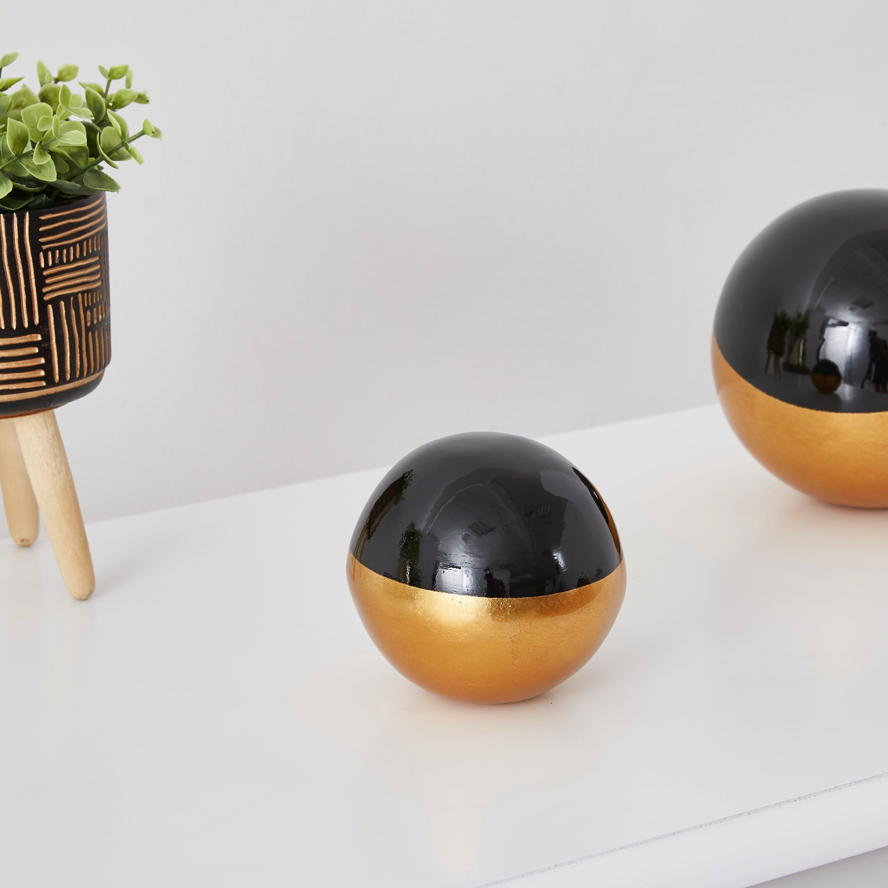 كرة ديكور خيرزان من سييرا-hbxhomeware-homedecor-figurinesandornaments-image-1