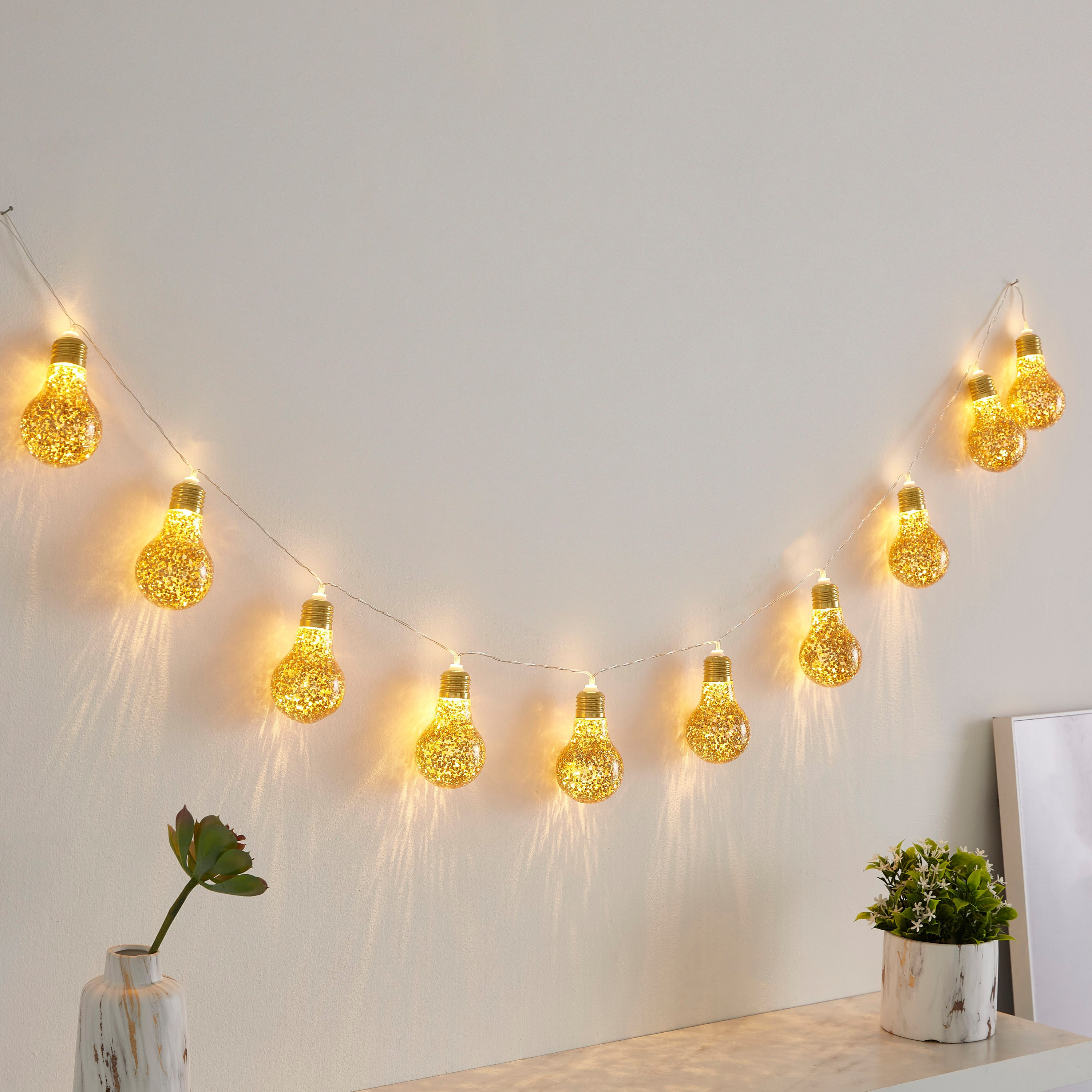 خيط مصابيح أل إي دي 10 قطع من أورلا - 165 سم-hbxdiningroom-lighting-decorativesandstringlights-image-1