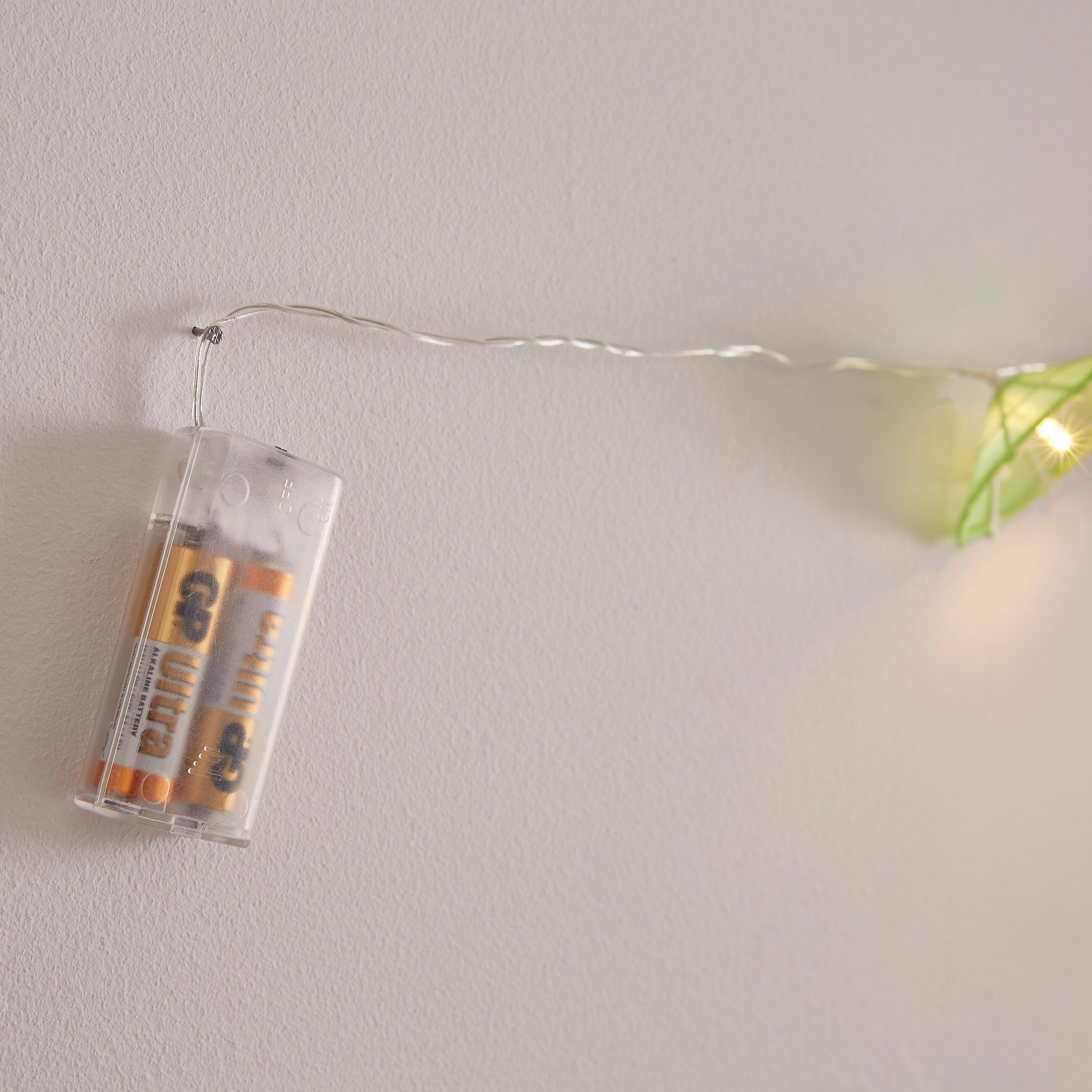 خيط إضاءة بـ10 لمبات إل إى دي باراسول ملوّنة من أورلا - 210 سم-hbxdiningroom-lighting-decorativesandstringlights-image-4