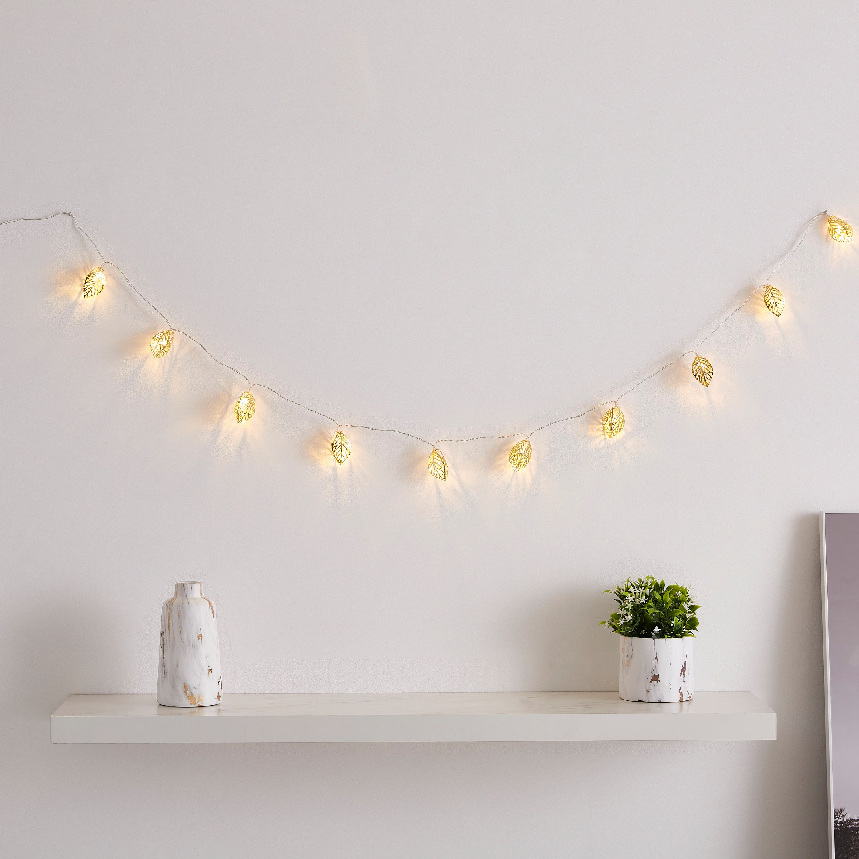 خيط إضاءة أل إي دي بتصميم ورقة شجر 10 قطع من أورلا - 165 سم-hbxdiningroom-lighting-decorativesandstringlights-image-1