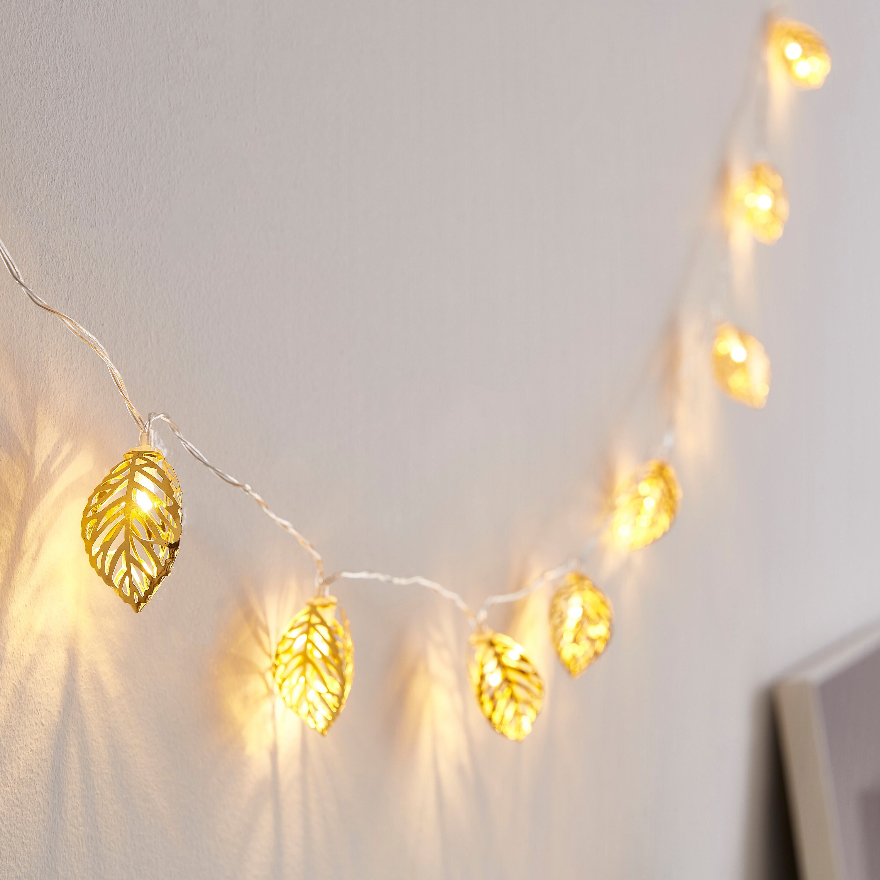 خيط إضاءة أل إي دي بتصميم ورقة شجر 10 قطع من أورلا - 165 سم-hbxdiningroom-lighting-decorativesandstringlights-image-3