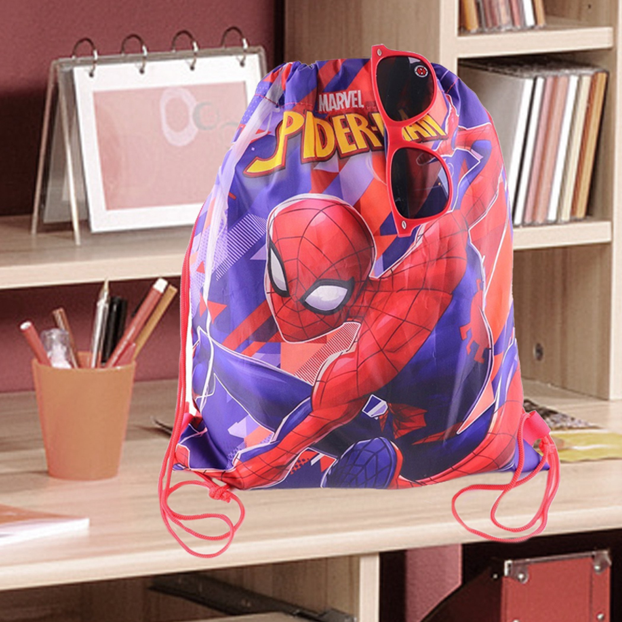 شنطة بطبعات سبادير مان ورباط إغلاق مع نظّارات شمسية-hbxkidsandyouth-playroom-stationery-image-1
