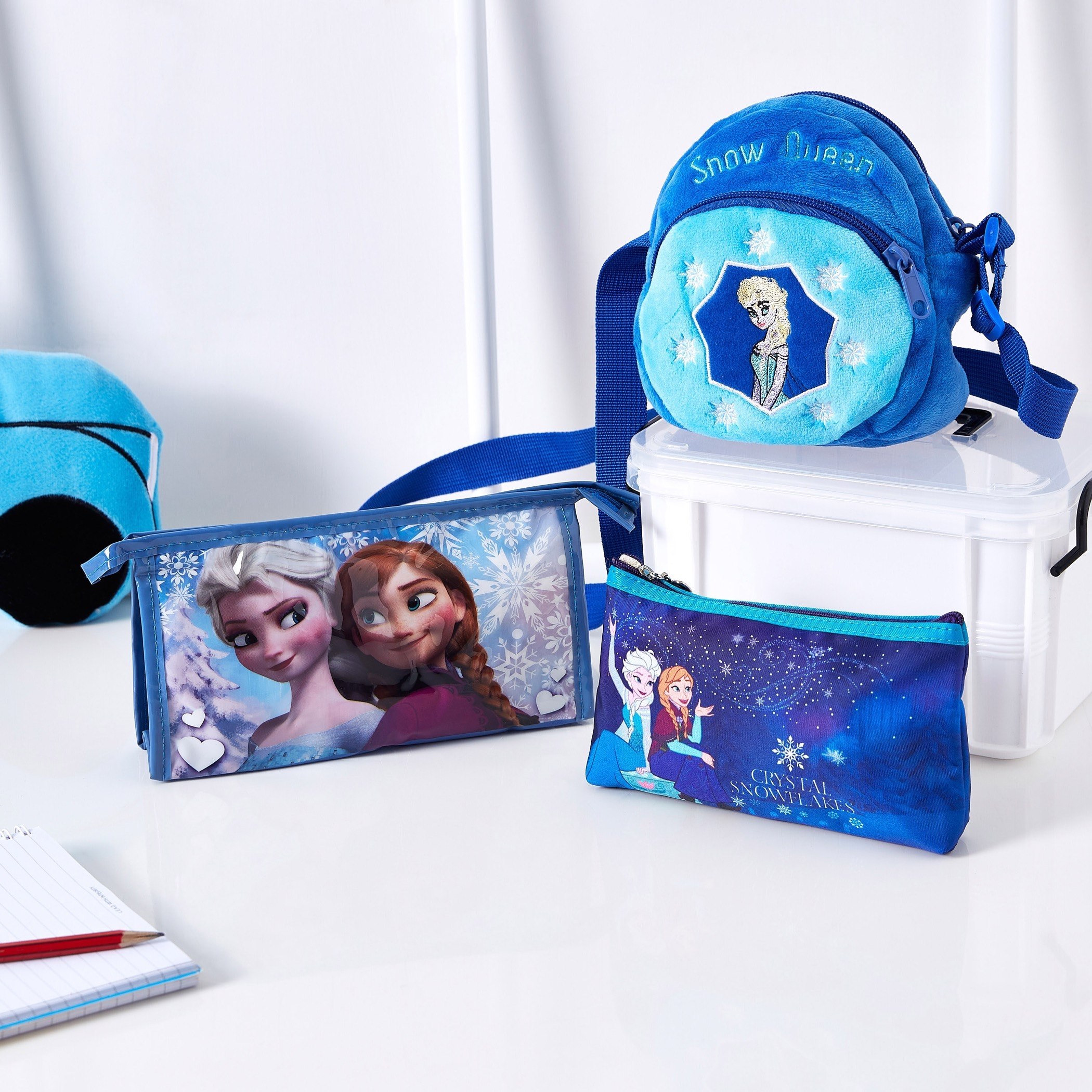 شنطة إكسسوارات قابلة للغسيل فروزن-hbxkidsandyouth-playroom-stationery-image-4