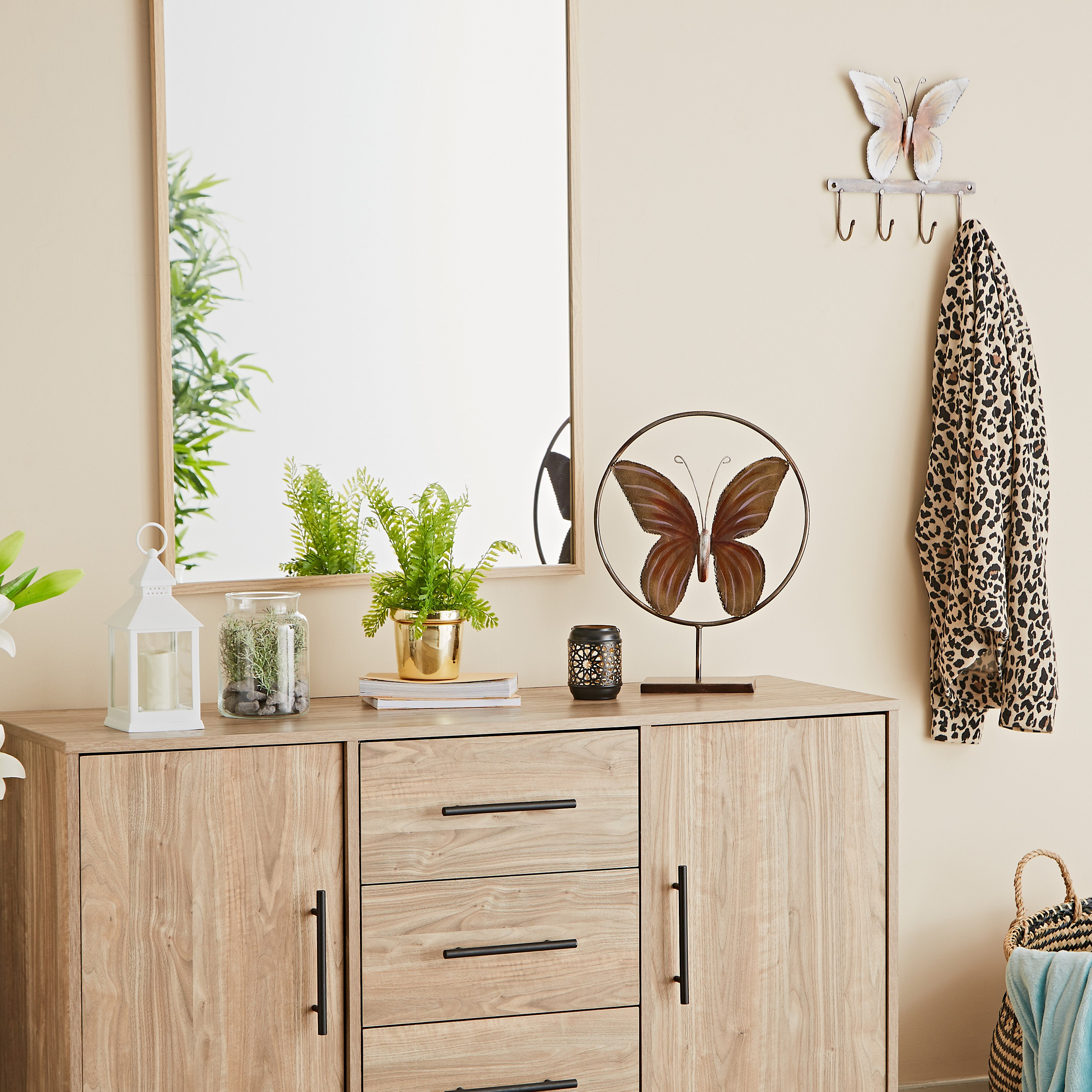 ديكور طاولة بتصميم فراشة ودائرة من إيبيزا ريا-hbxhomeware-homedecor-figurinesandornaments-image-4