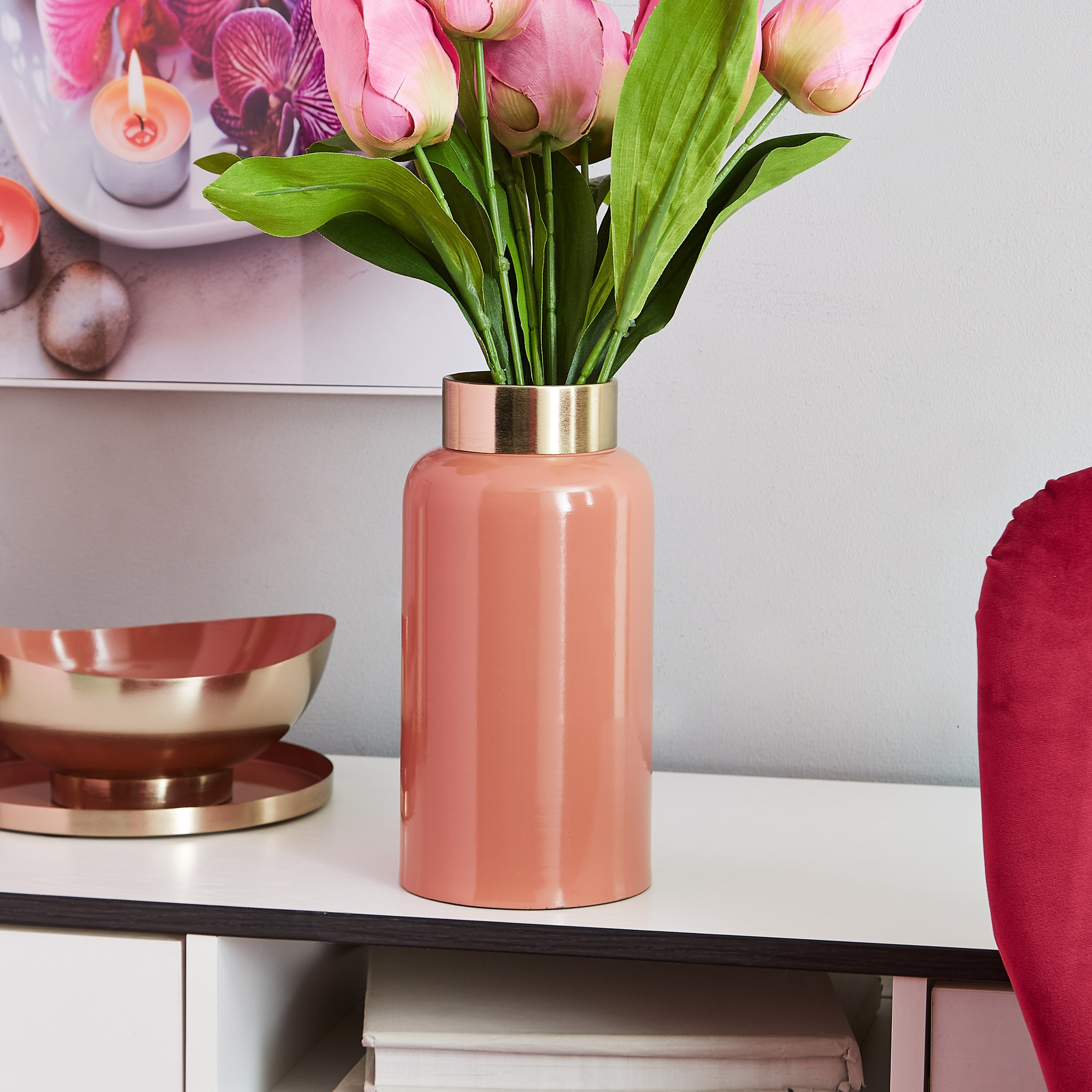 مزهرية معدنية مطلية من إيزنا-hbxbedroom-decorandaccessories-vases-image-1