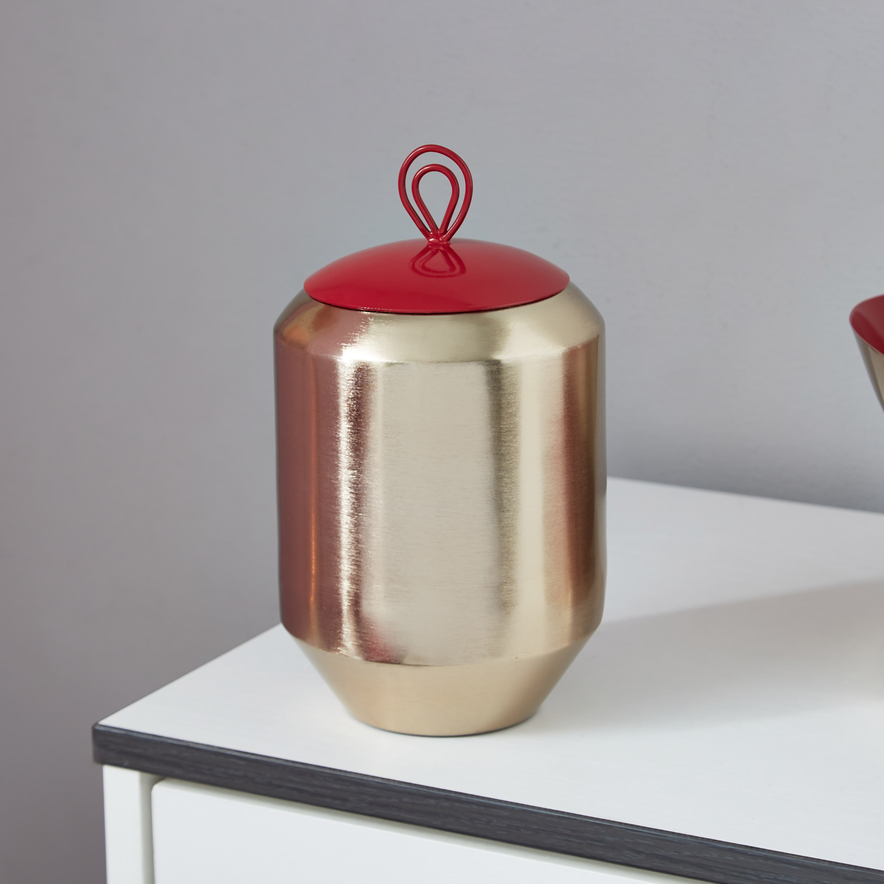 جرة مستديرة معدنية بارزة الملمس من إيزنا-hbxdiningroom-decorandaccessories-figurinesandornaments-image-1