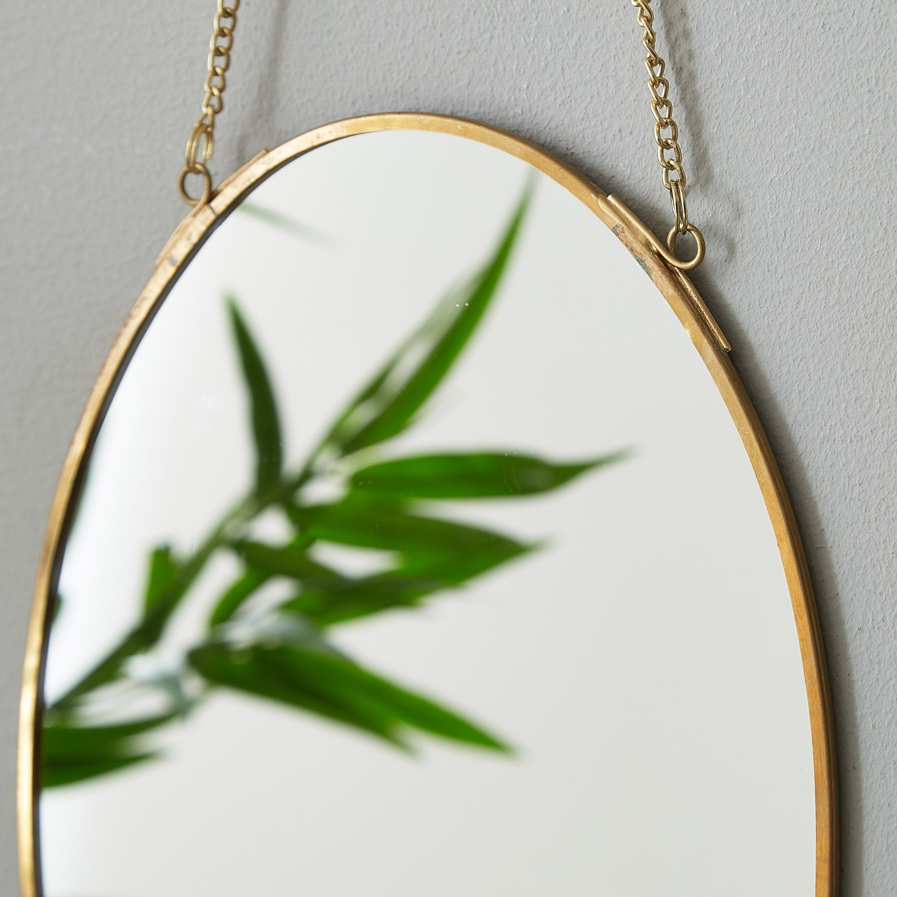Izna Metal Oval Mirror with Chain - 19x1x30 cm-hbxhomeware-hbxdecorandfurnishings-image-2