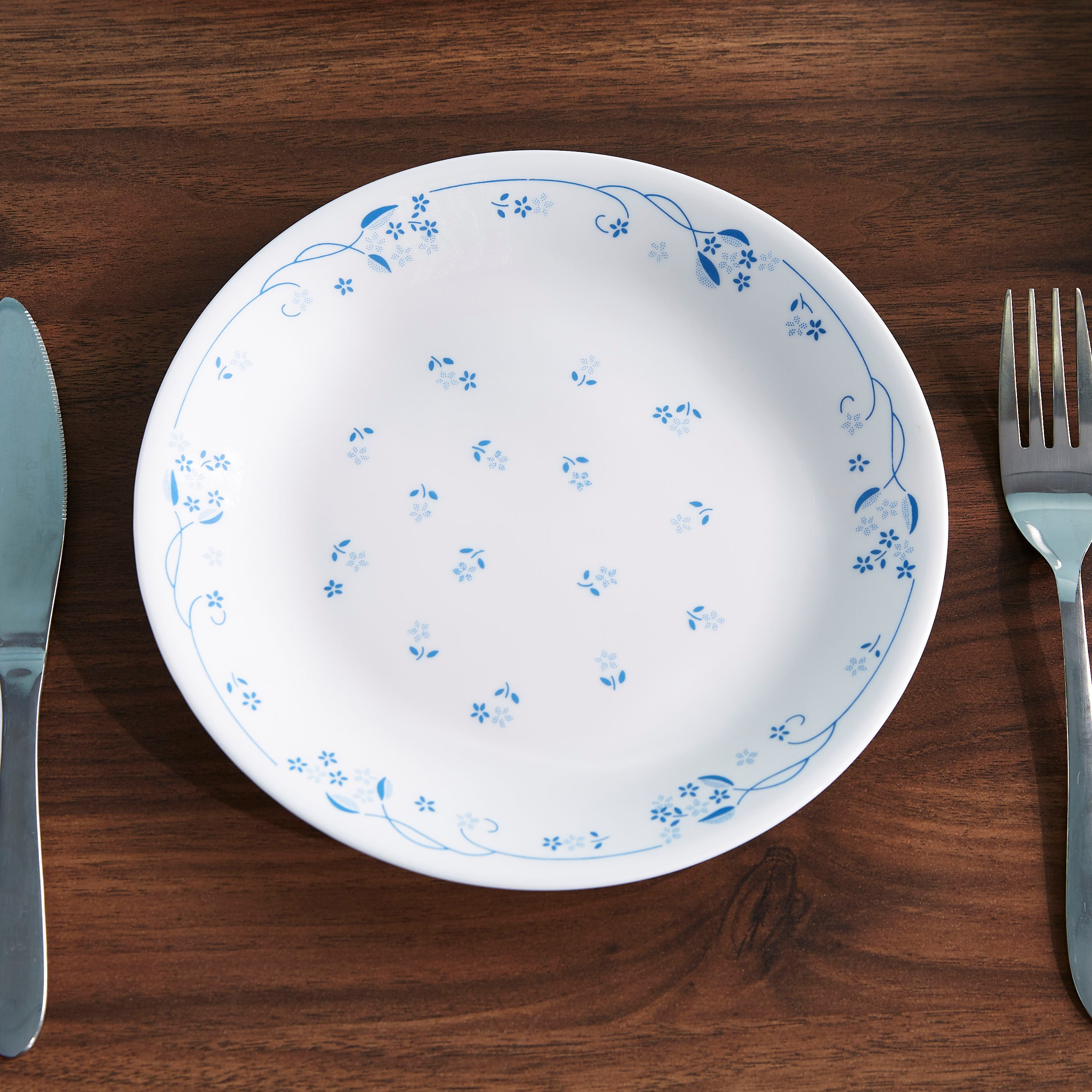 صحن عشاء متوسط أزرق من كوريل بروفينشال - 21.5 سم-hbxdecorandfurnishings-tabletop-crockery-image-1