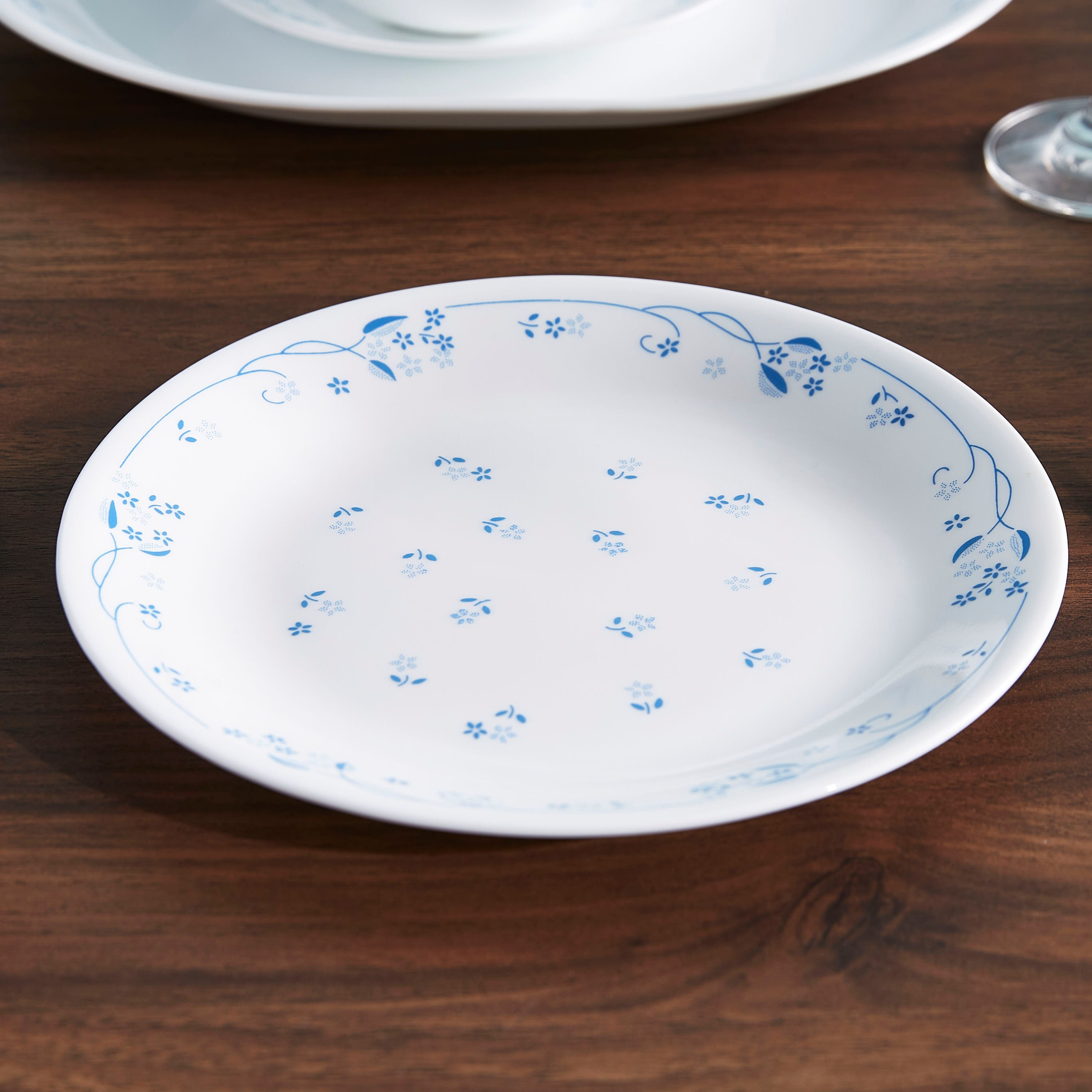 صحن عشاء متوسط أزرق من كوريل بروفينشال - 21.5 سم-hbxdecorandfurnishings-tabletop-crockery-image-2
