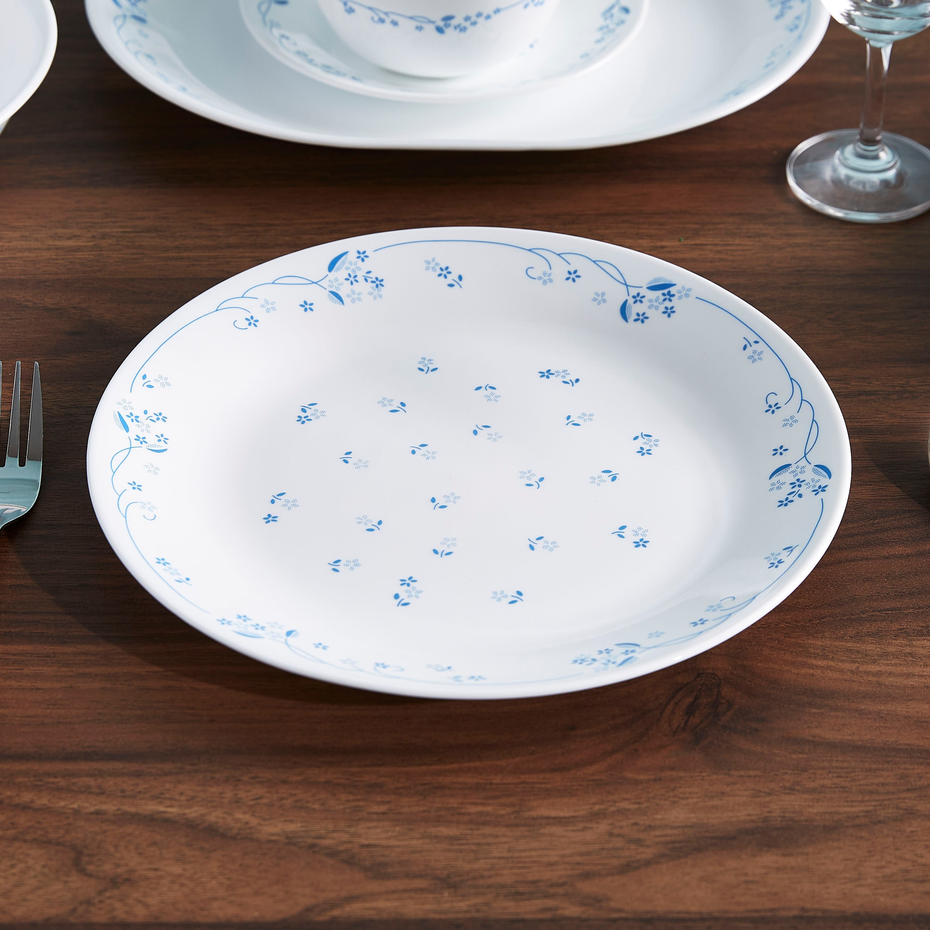 صحن عشاء أزرق من كوريل بروفينشال - 26 سم-hbxdecorandfurnishings-tabletop-crockery-image-3