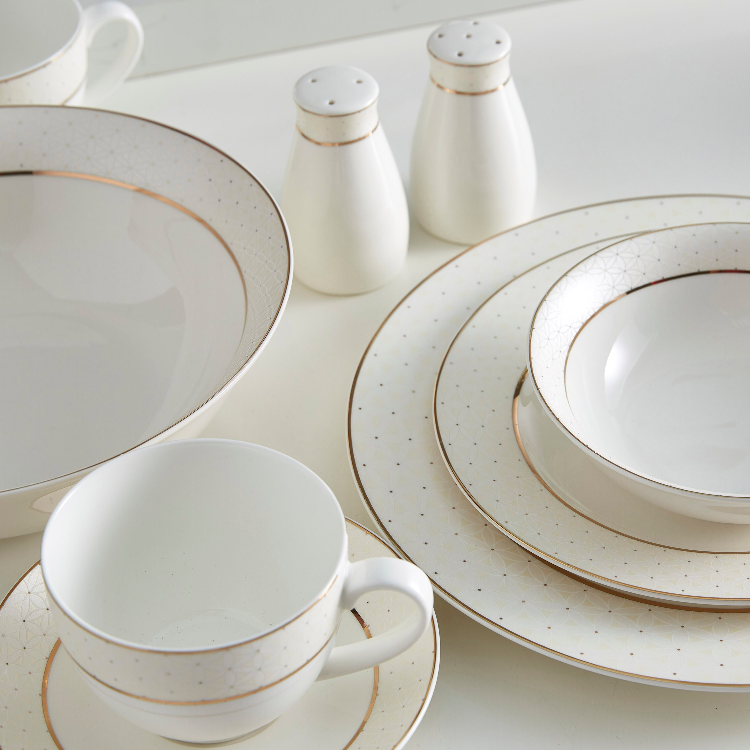 طقم مستلزمات مائدة بورسلين فيكتوريا من فيست 47- قطعة-hbxhomeware-hbxkitchen-image-8