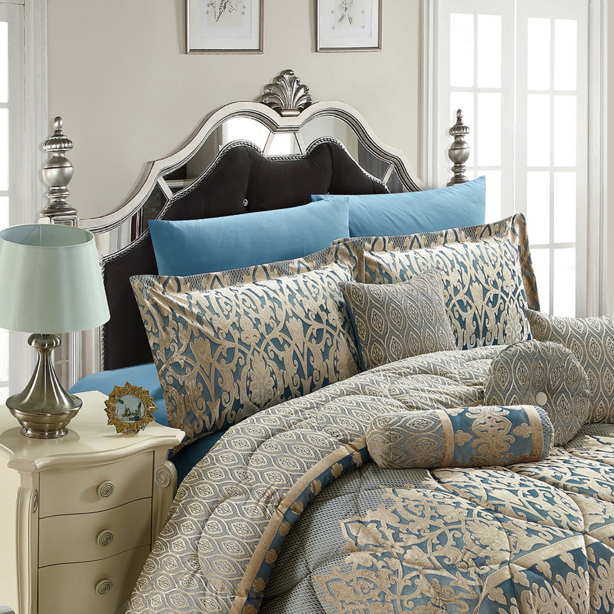 Ziya 10-Piece Jacquard King BIAB Comforter Set - 220x240 cm-hbxhomeware-hbxdecorandfurnishings-image-1