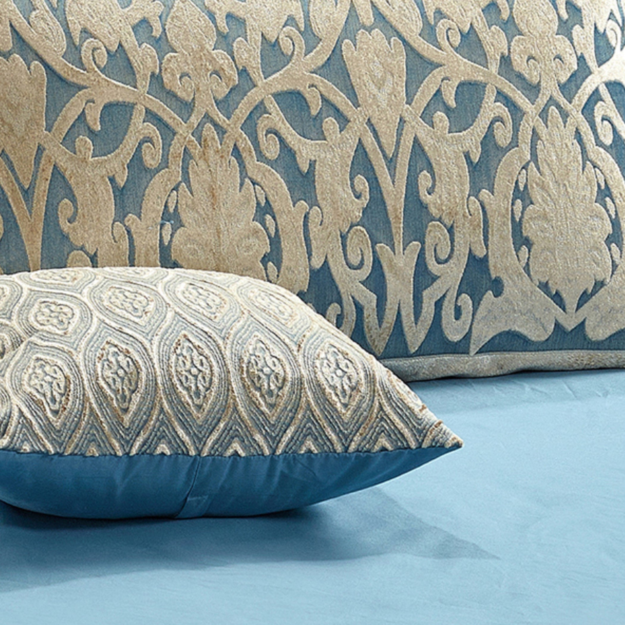 Ziya 10-Piece Jacquard King BIAB Comforter Set - 220x240 cm-hbxhomeware-hbxdecorandfurnishings-image-4