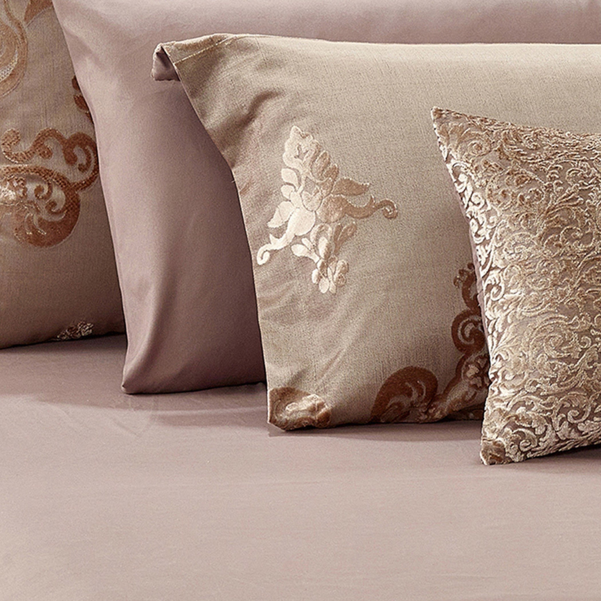 طقم لحاف سوبر كينج جاكار -12 قطعة من عليا - 220x240 سم-hbxhomeware-hbxdecorandfurnishings-image-3