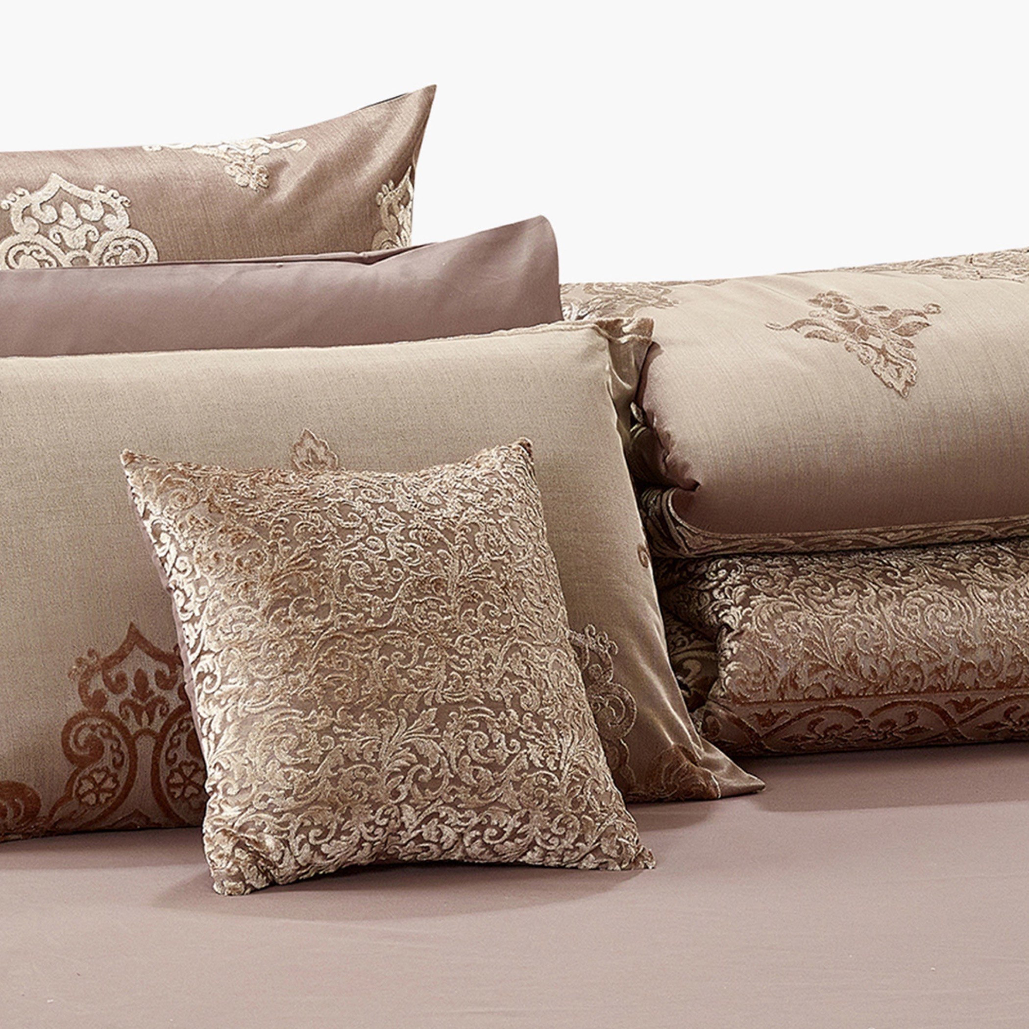 طقم لحاف سوبر كينج جاكار -12 قطعة من عليا - 220x240 سم-hbxhomeware-hbxdecorandfurnishings-image-4
