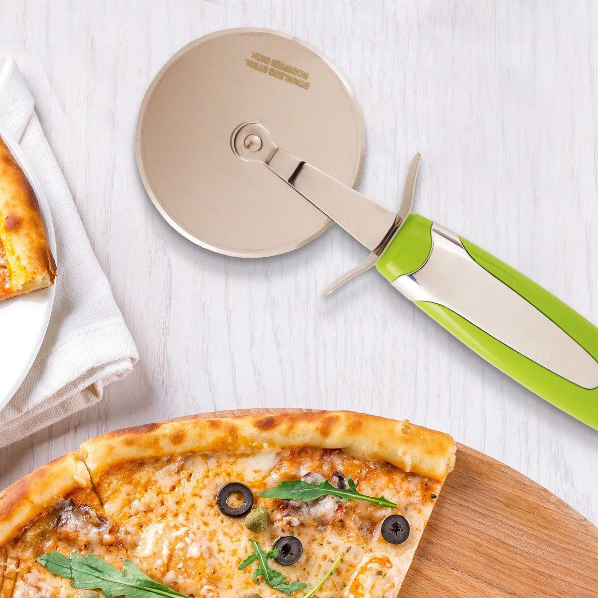 Pizza Cutter-hbxhomeware-hbxkitchen-image-1
