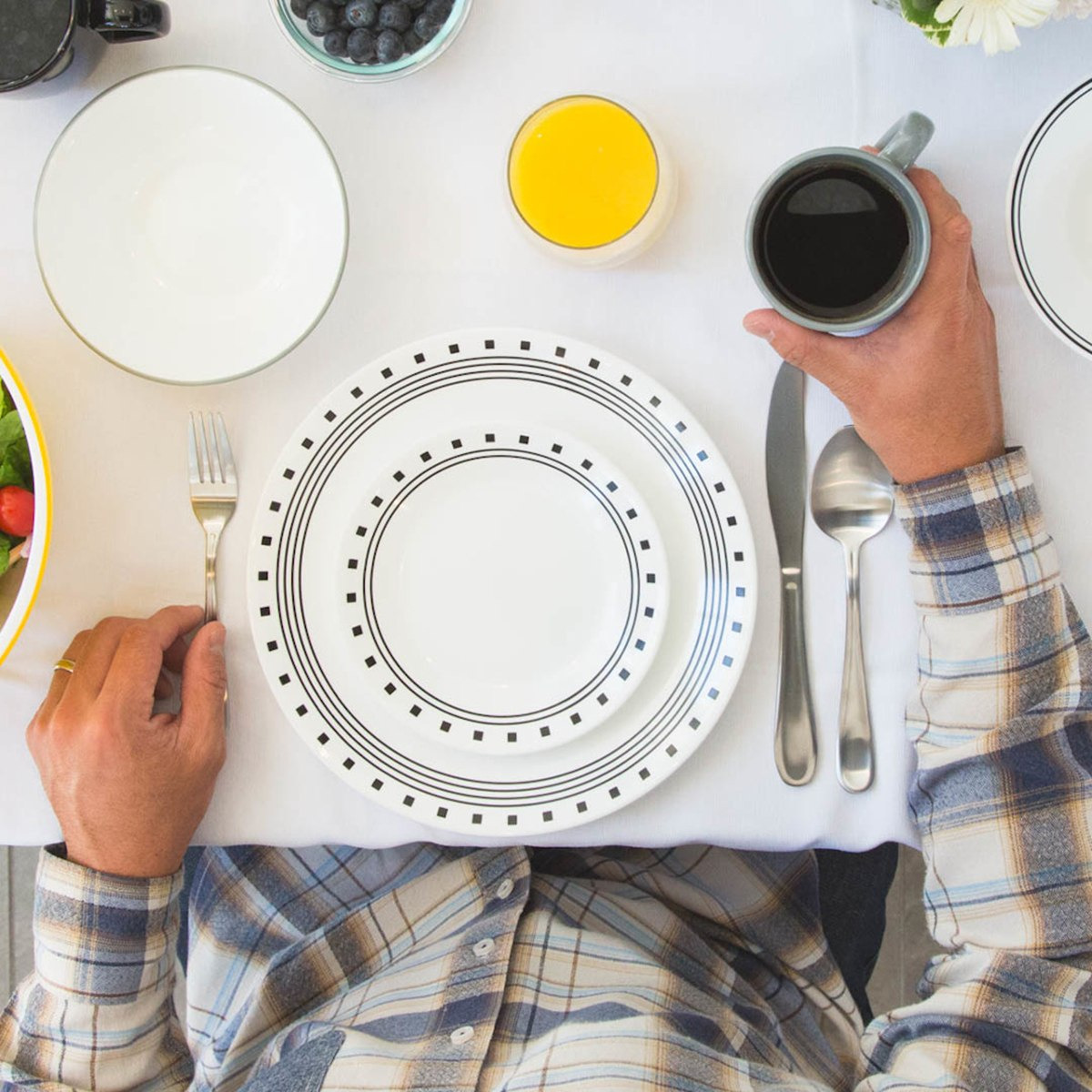 طقم مستلزمات المائدة سيتي بلوك من كورال 16- قطعة-hbxhomeware-hbxkitchen-image-3