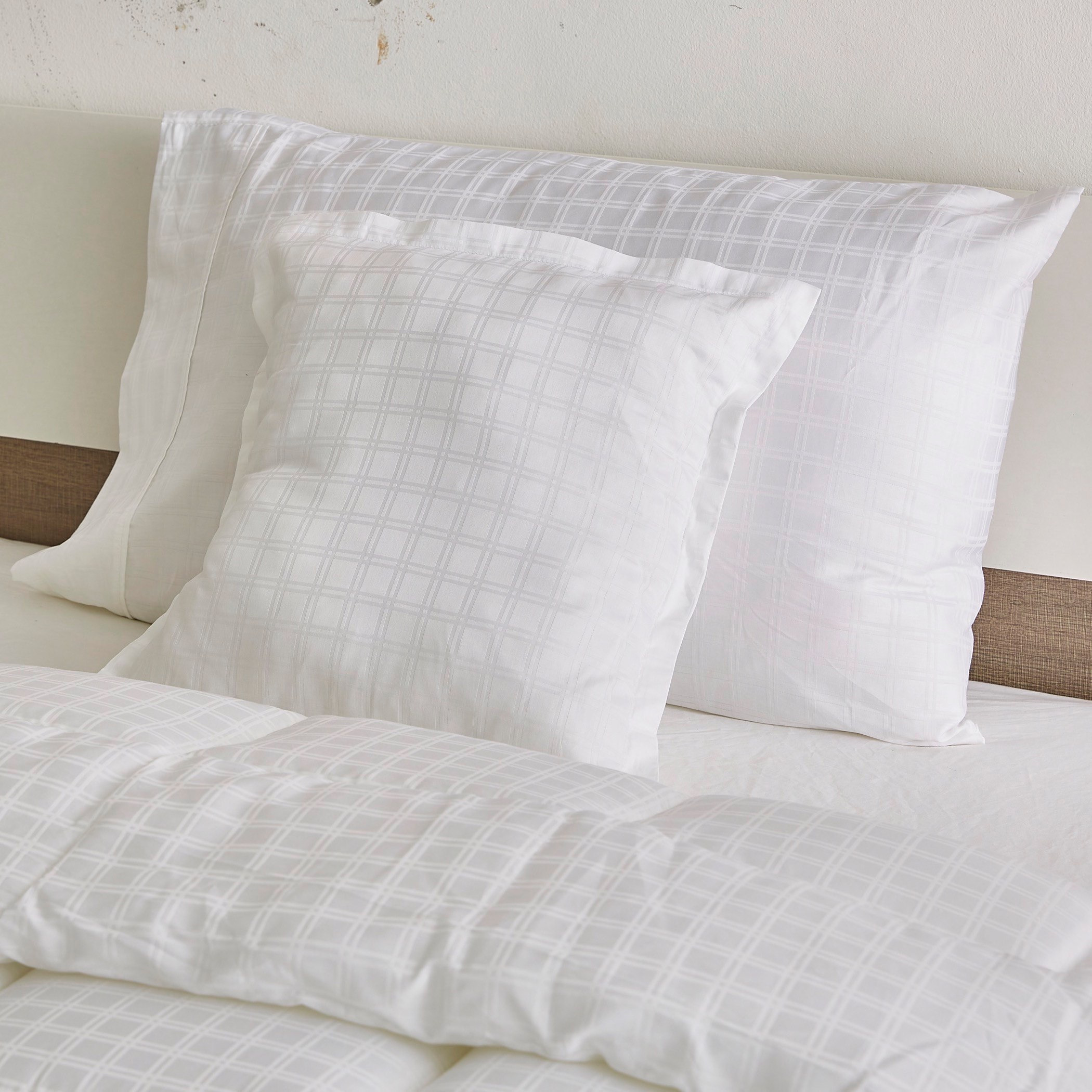 Newport Dobby Satin 3-Piece Twin Comforter Set - 150x220 cm-PROMO_HB_AE_B1G1_250925-image-4