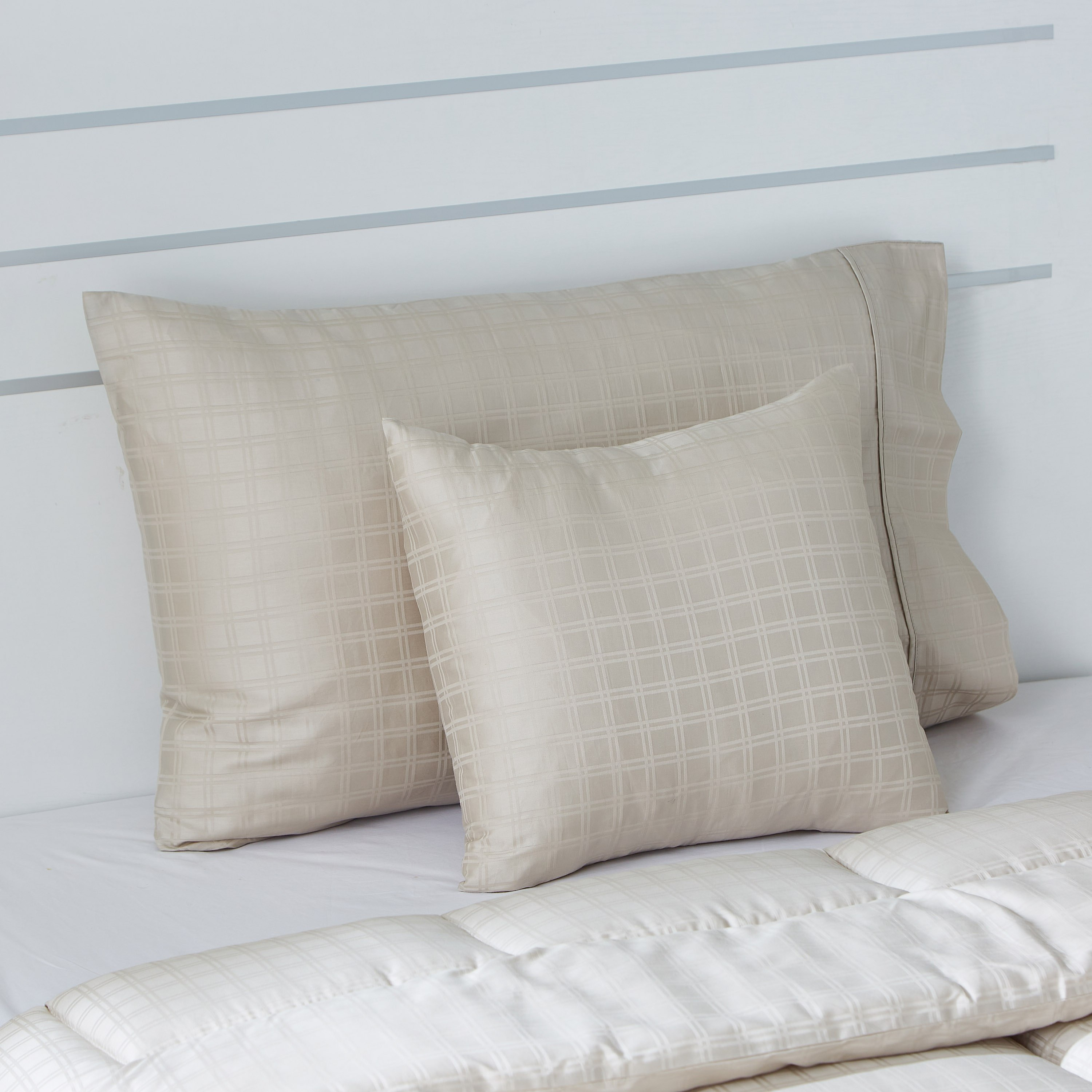 طقم لحاف مزدوج ساتان 3 قطع 150x220 سم - نيوبورت دوبي-hbxhomeware-hbxdecorandfurnishings-image-2