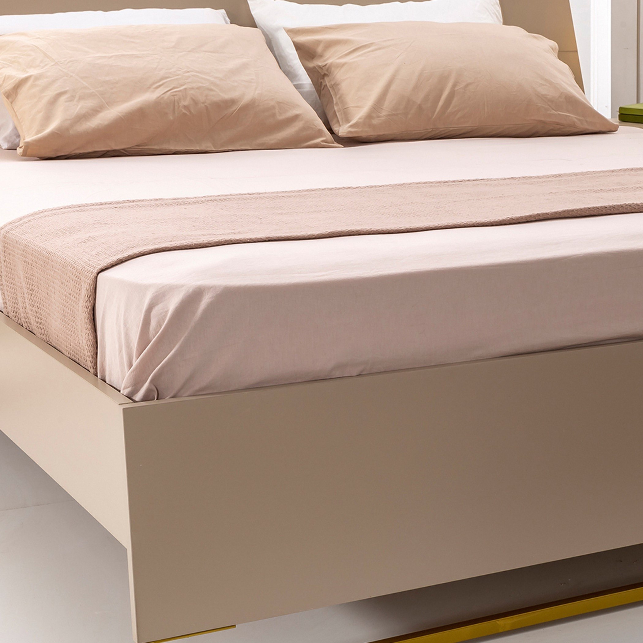 طقم غرفة نوم كينج 5 قطع من دافني -  180x200 سم-hbxbedroom-bedsandbedsets-bedroomsets-king-image-13