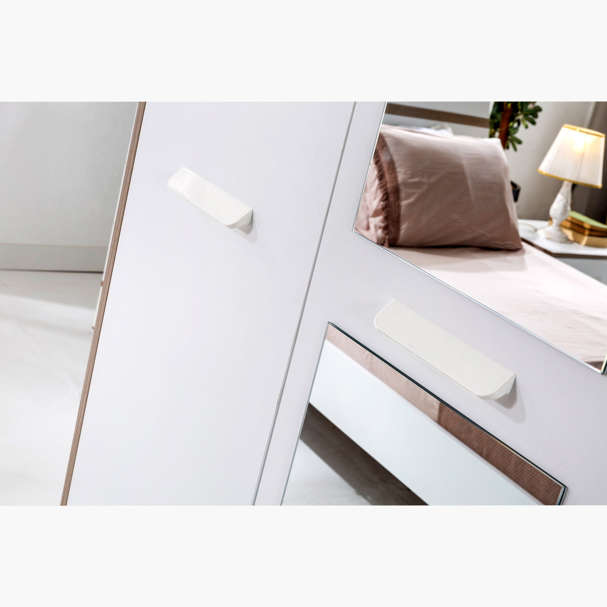 خزانة ملابس بـ3 أبواب مع مرآة من ترافيس-hbxfurniture-wardrobes-image-5