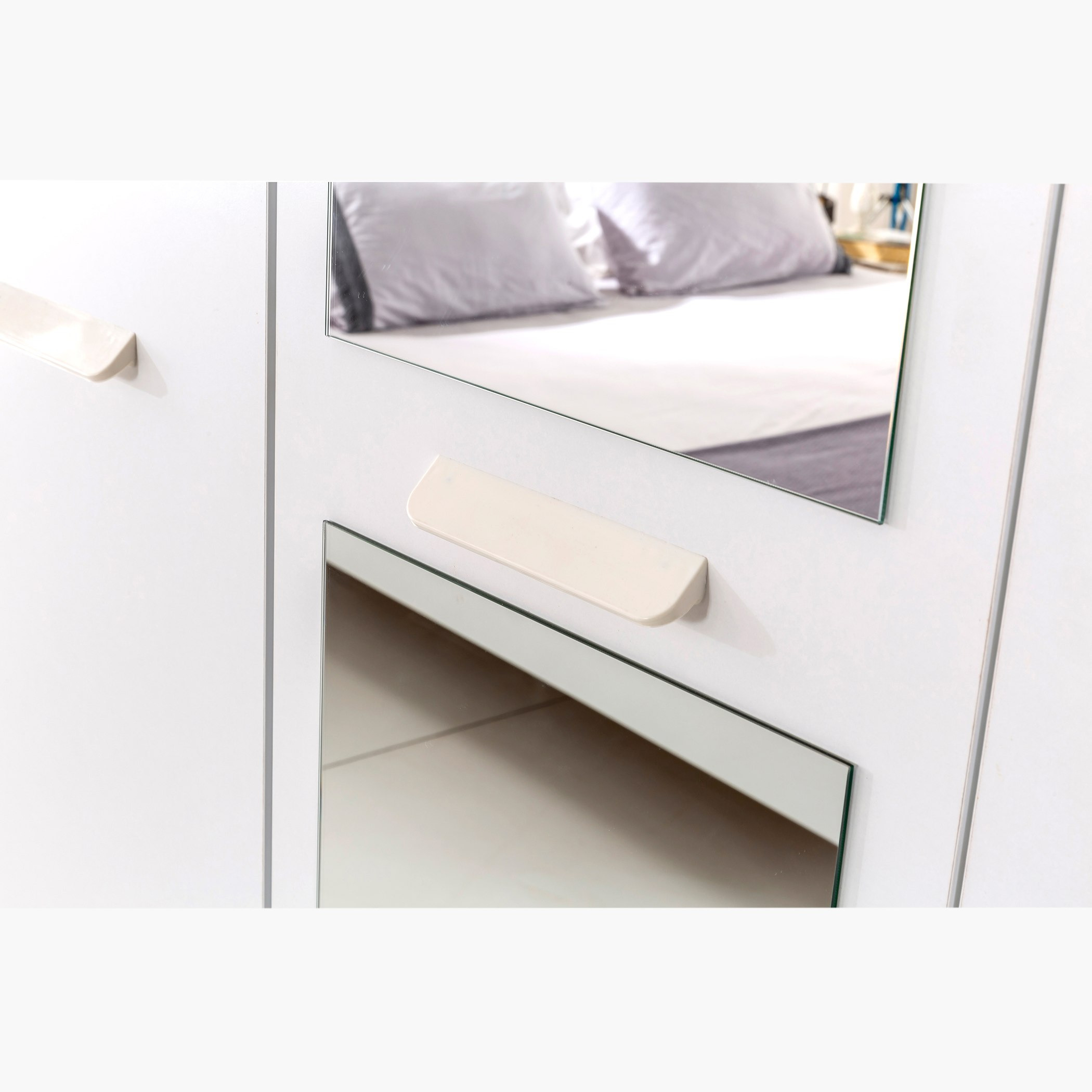خزانة ملابس بـ5 أبواب ومرآة من ترافيس-hbxfurniture-wardrobes-image-5