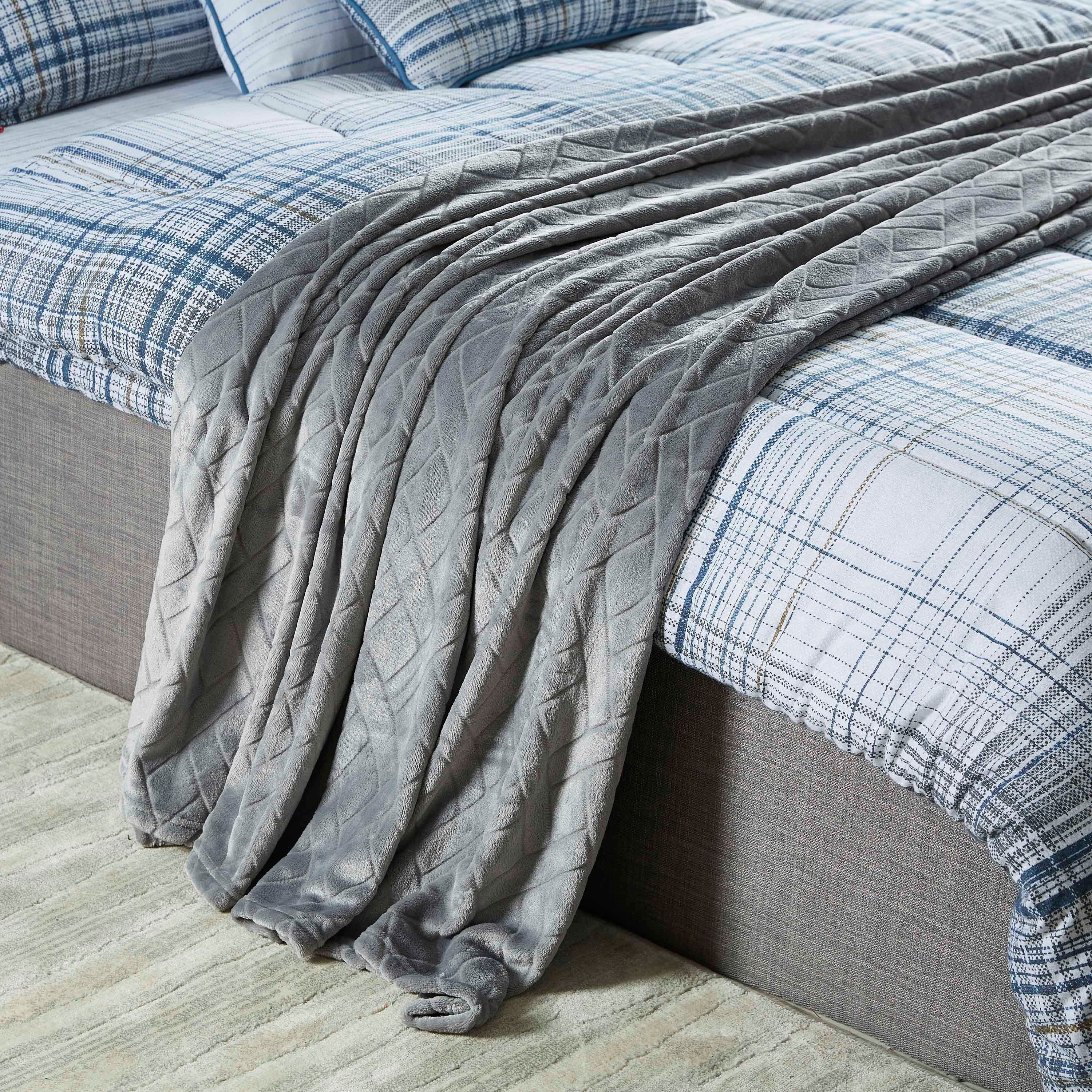 بطانية فلانيل كوين منقوشة من نوفا - 200x220 سم-hbxhomeware-hbxbedroom-image-1