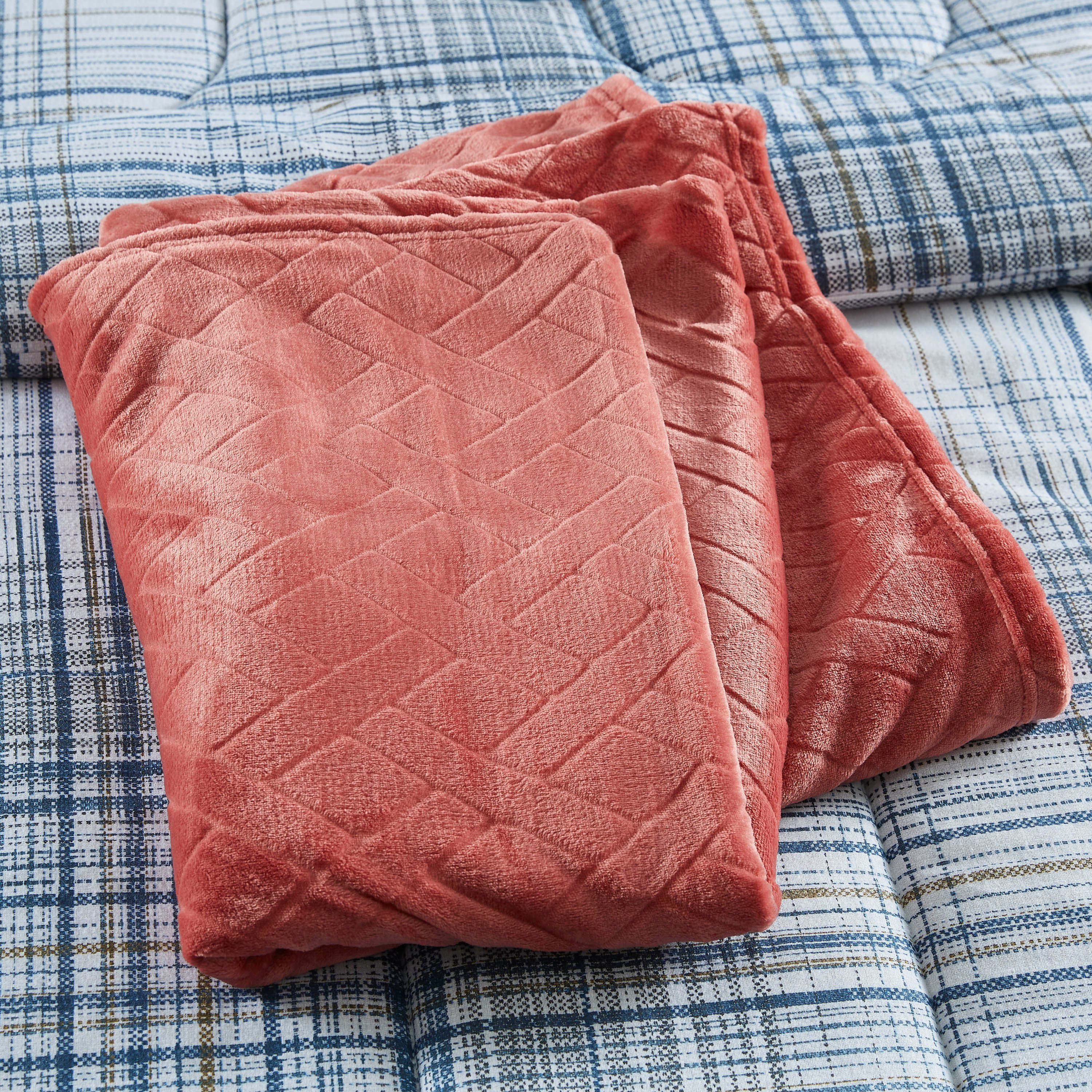 بطانية فلانيل مزدوجة منقوشة من نوفا- 150x200 سم-hbxhomeware-hbxbedroom-image-3