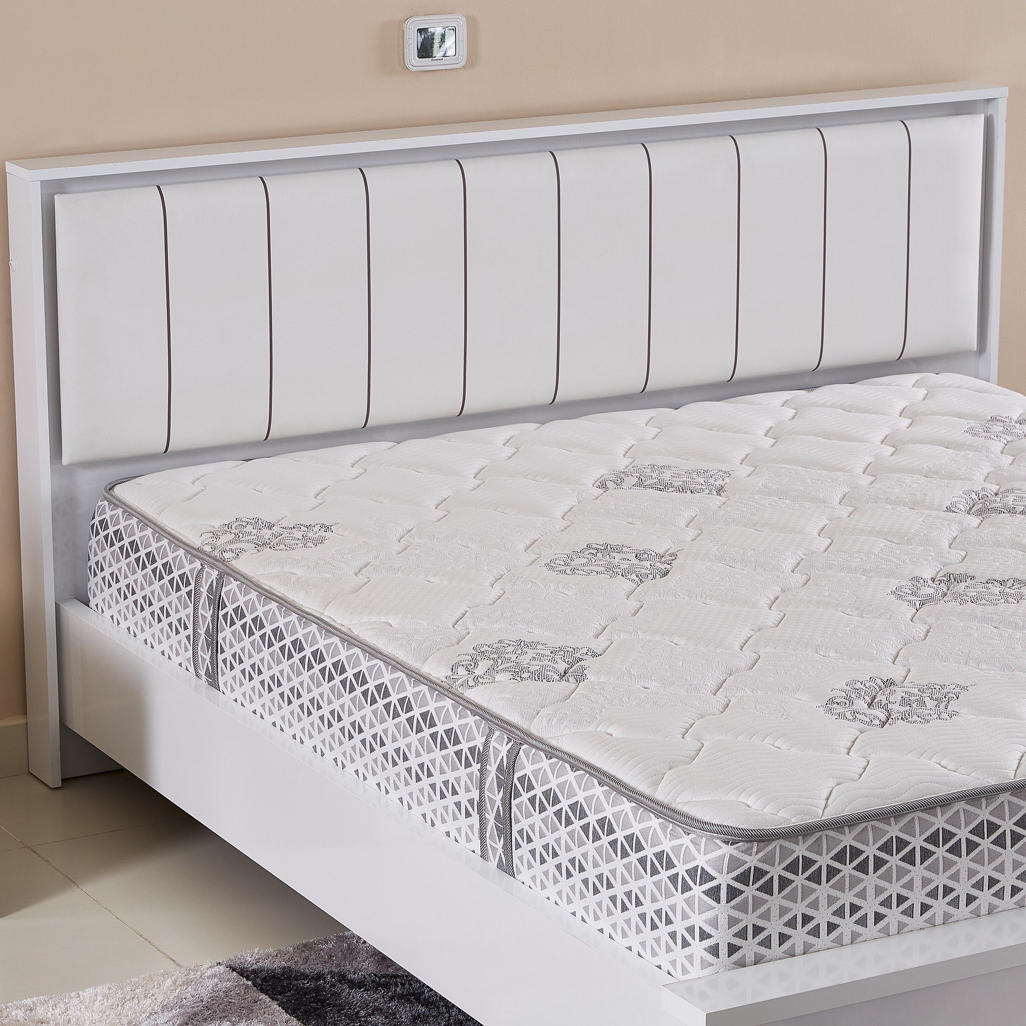 مرتبة إسفنج فيسكو مقاس كينج بيدك هايبرد من آيبوستورا - 180x200x26 سم-hbxfurniture-mattresses-king-image-2