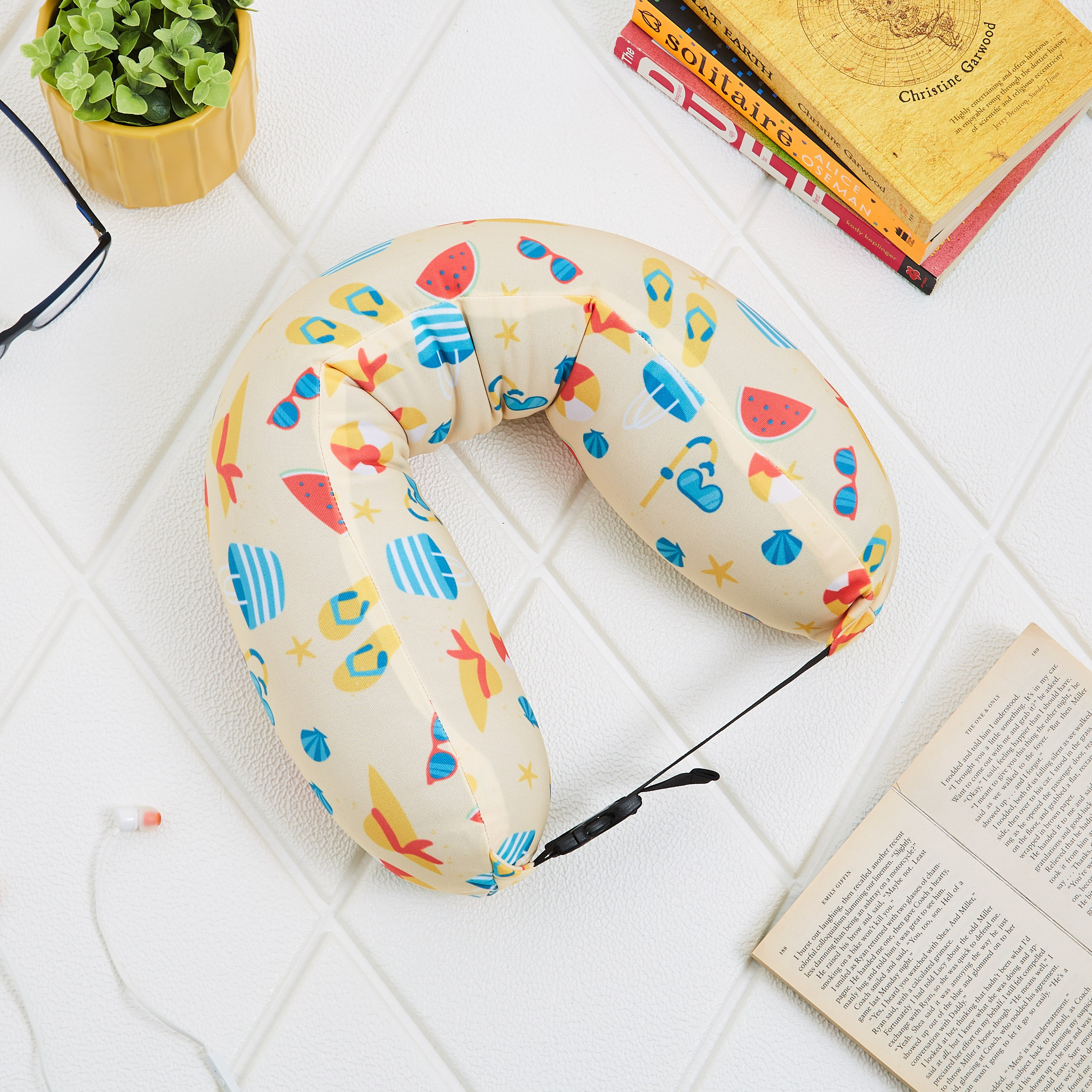 Donut neck outlet pillow