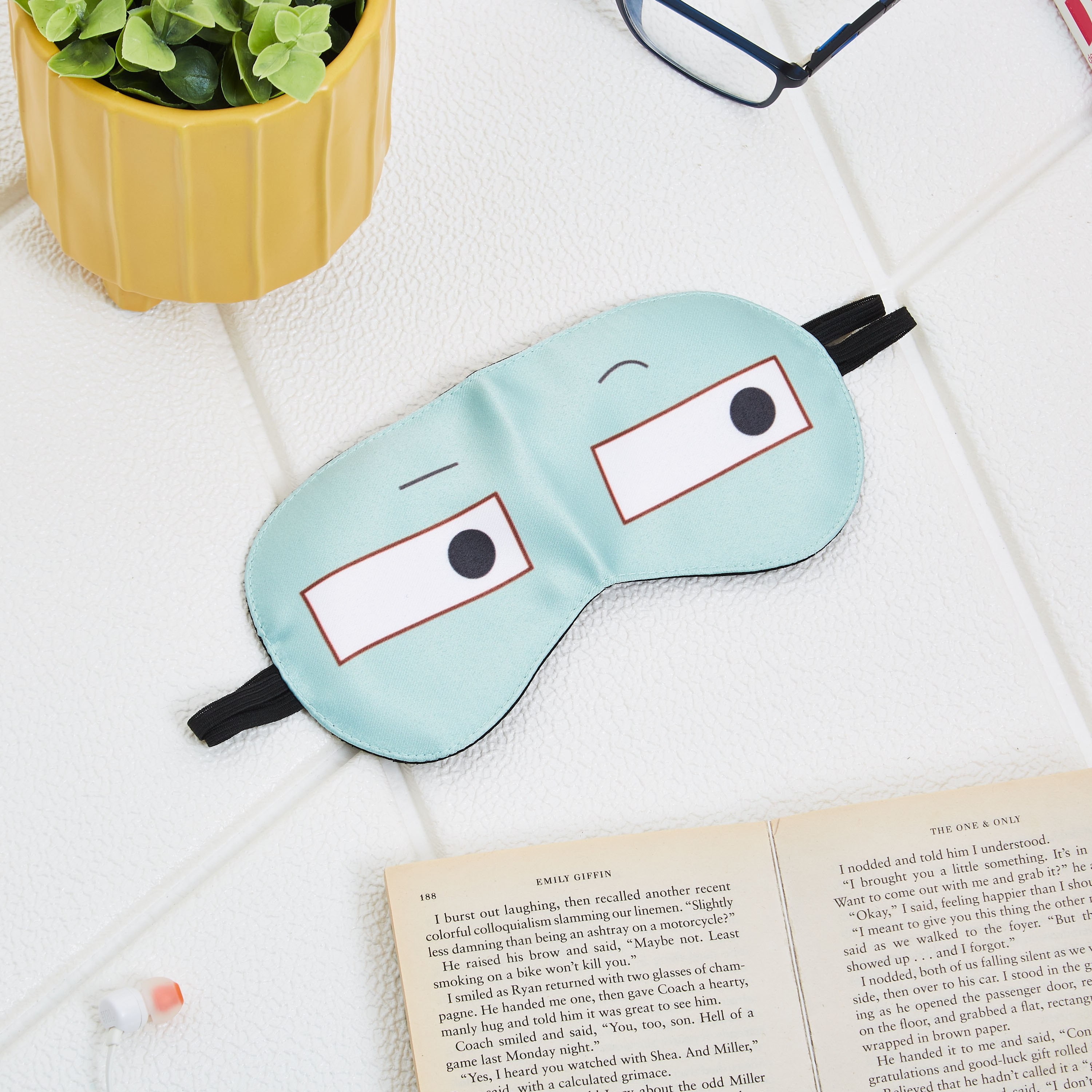 قناع عين بطبعات رقمية - 24x13 سم-hbxkidsandyouth-bathandlaundry-bathroomaccessories-image-1