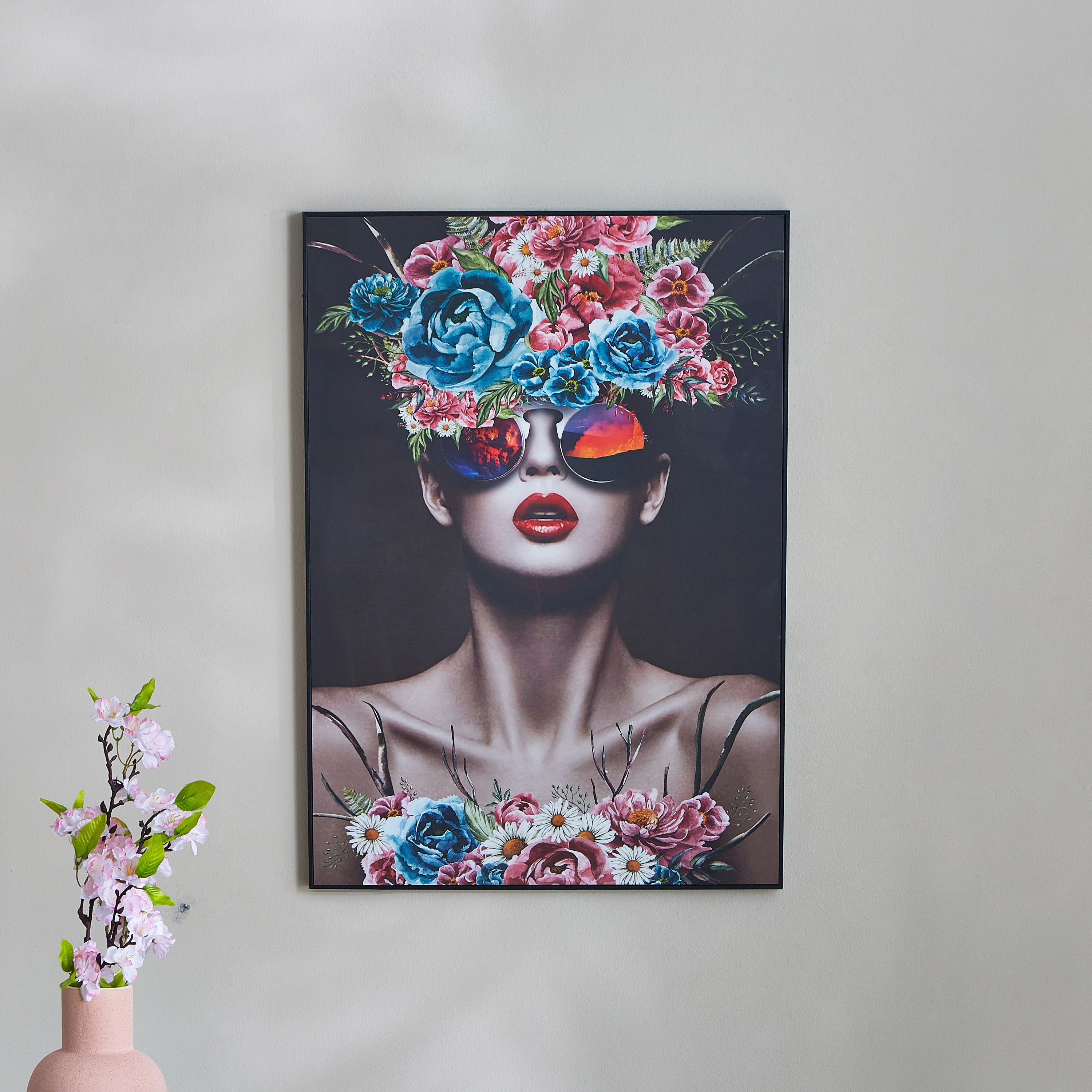 Kia Lady with Head Gear Glossy Framed Picture-hbxhomeware-hbxdecorandfurnishings-image-1
