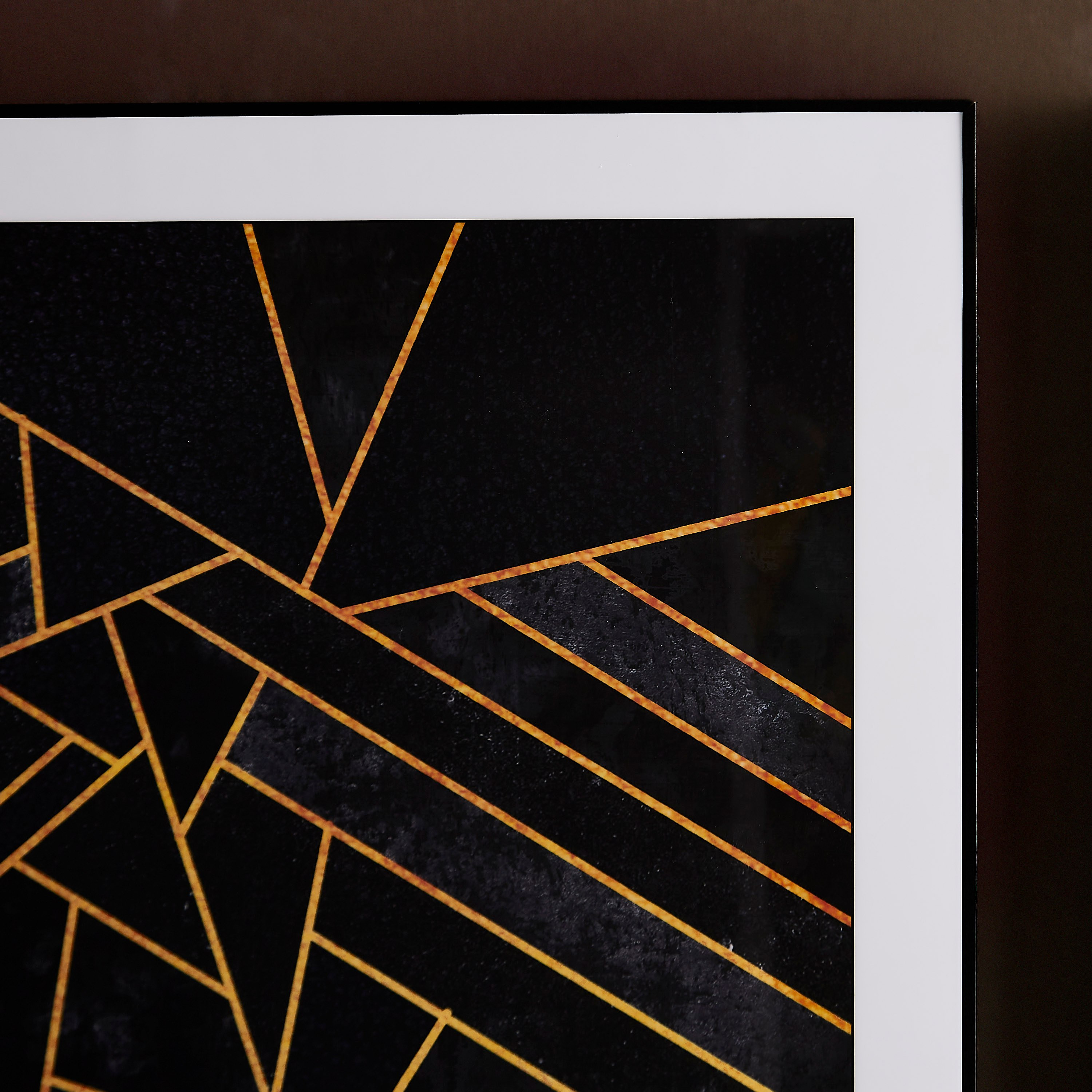 تسوق لوحة مؤطرة لامعة بتصميم مثلثات هندسية من كيا اون لاين هوم بوكس