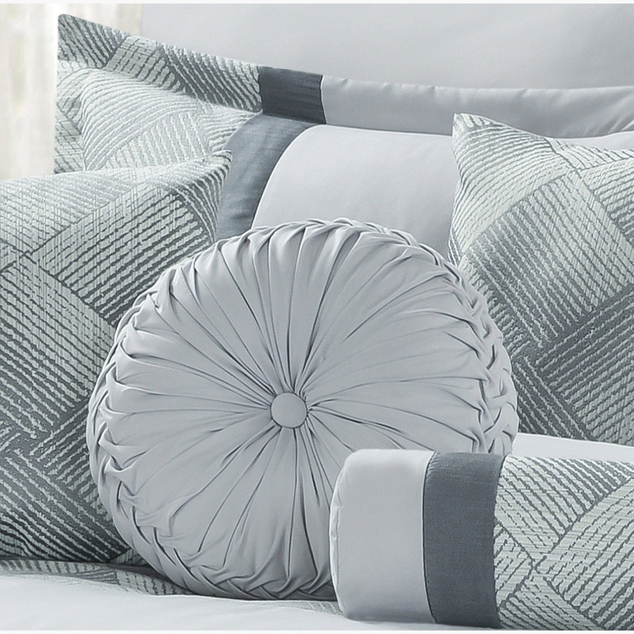 طقم لحاف جاكار كينج 10 قطع من روياس- 220x240 سم-hbxhomeware-hbxdecorandfurnishings-image-2